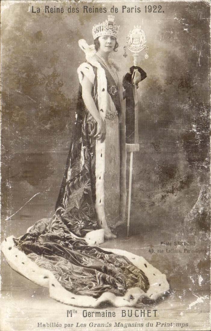 CPA the queen of Paris 1922 Mrs Germaine Buchet habillee by the department stores of Spring