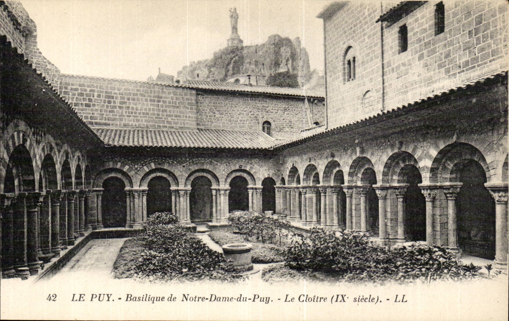 Le Puy - Basilique de Notre Dame du Puy - Le Cloitre IX siecle CPA 