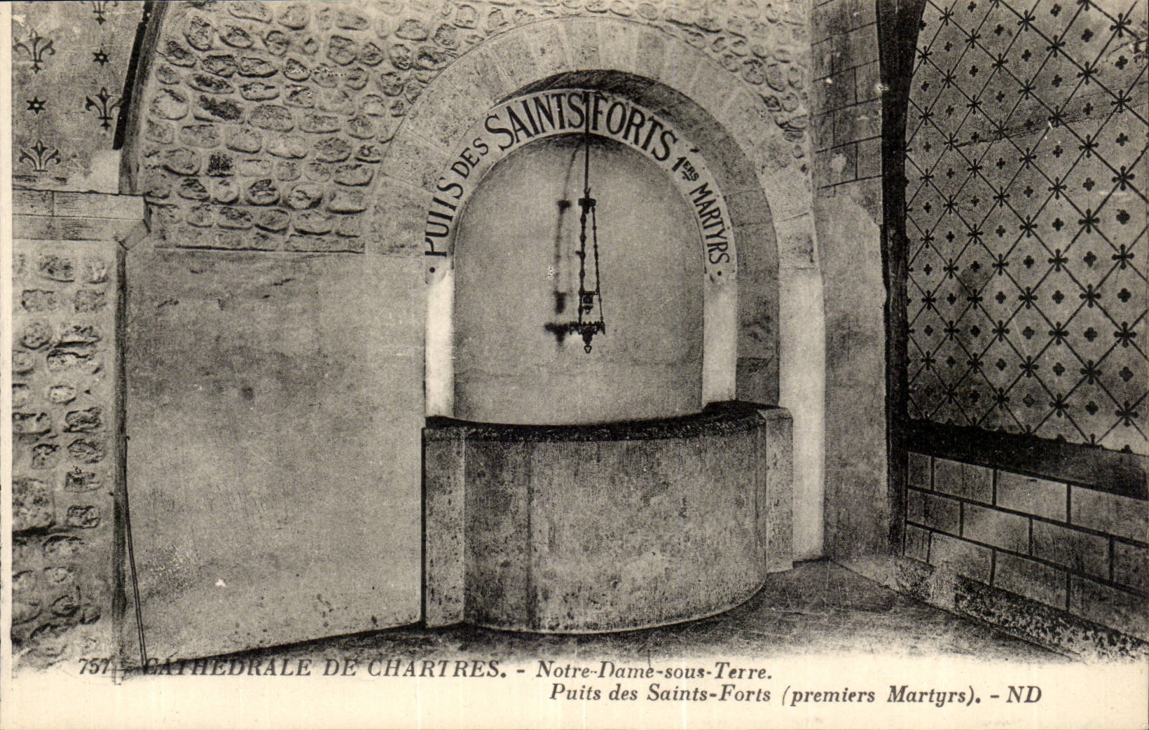Chartres - Our lady under Ground Well of the Strong saints first Matyrs CPA