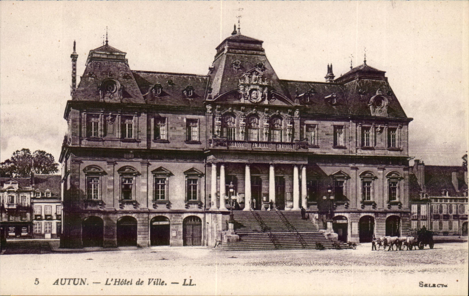 Autun CPA the town hall