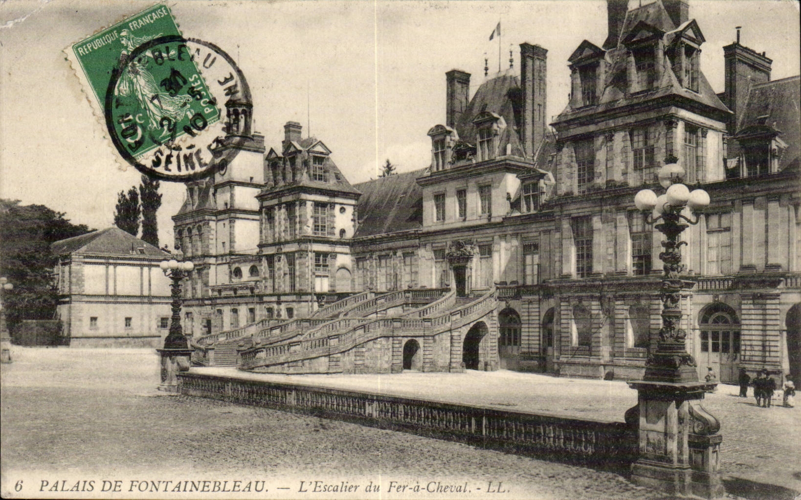 Fontainebleau CPA the esclaier of the horseshoe