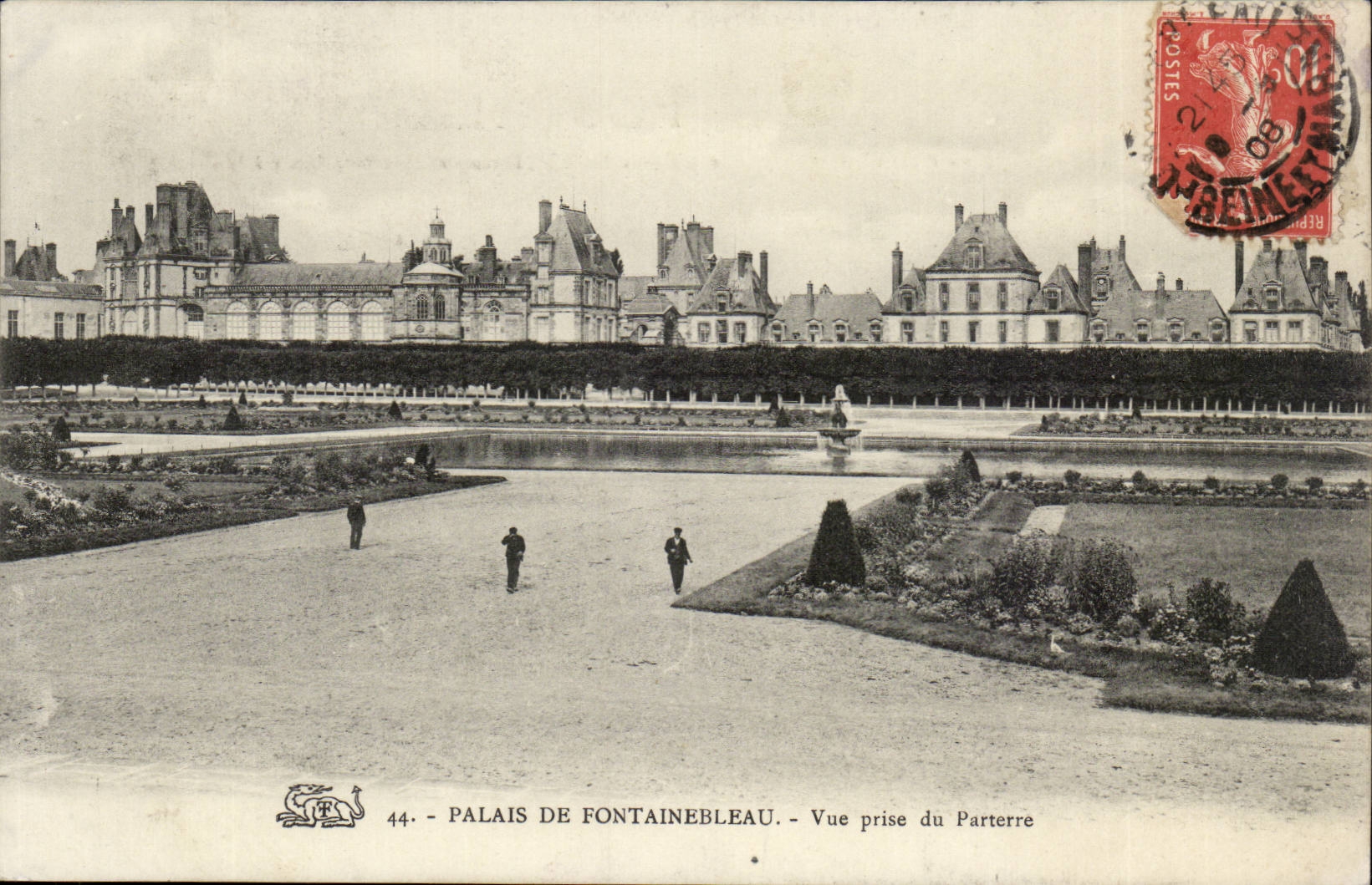 Fontainebleau CPA Seen from of the floor