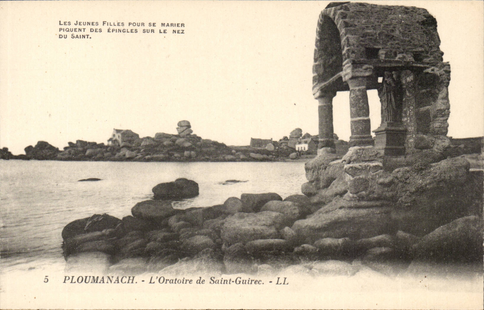 Ploumanach - Oratory of Saint Guirec - to marry - CPA