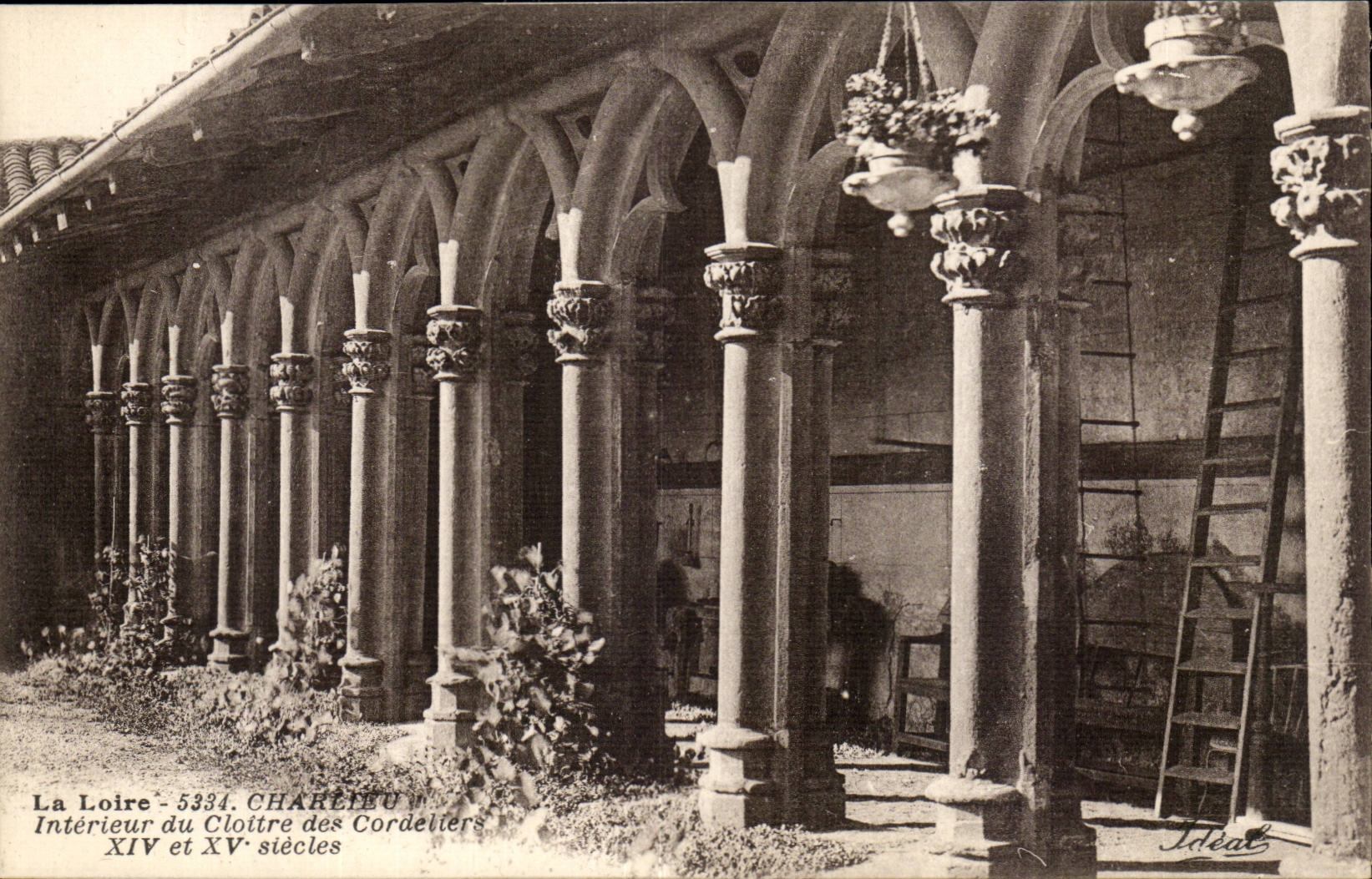 Interior Charlieu CPA of the cloister of Cordeliers