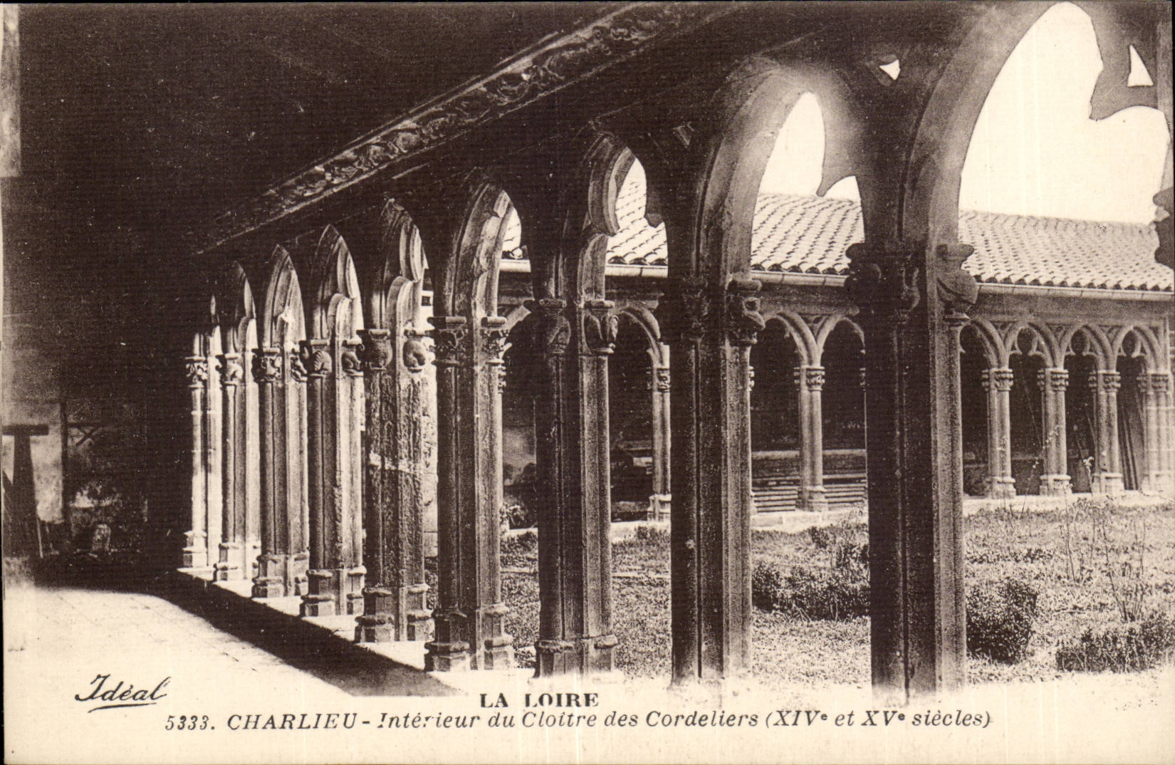 Interior Charlieu CPA of the cloister of Cordeliers