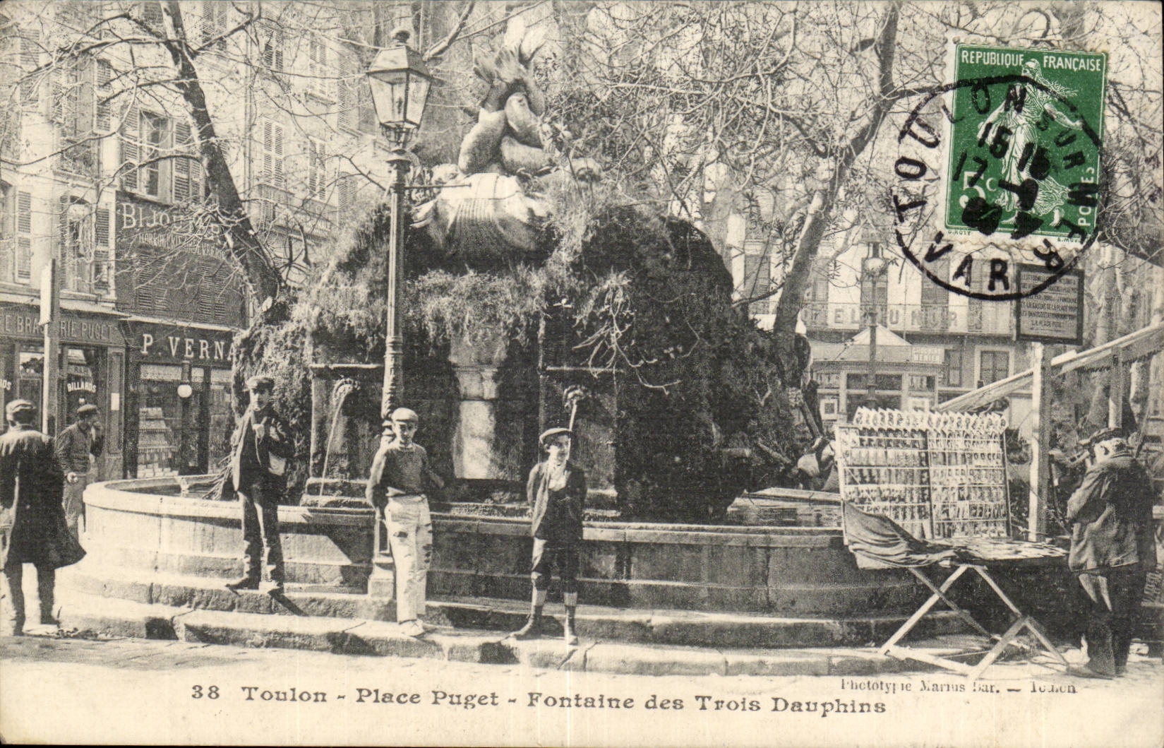 Toulon CPA Places Puget Fontaine of the Three Dolphins