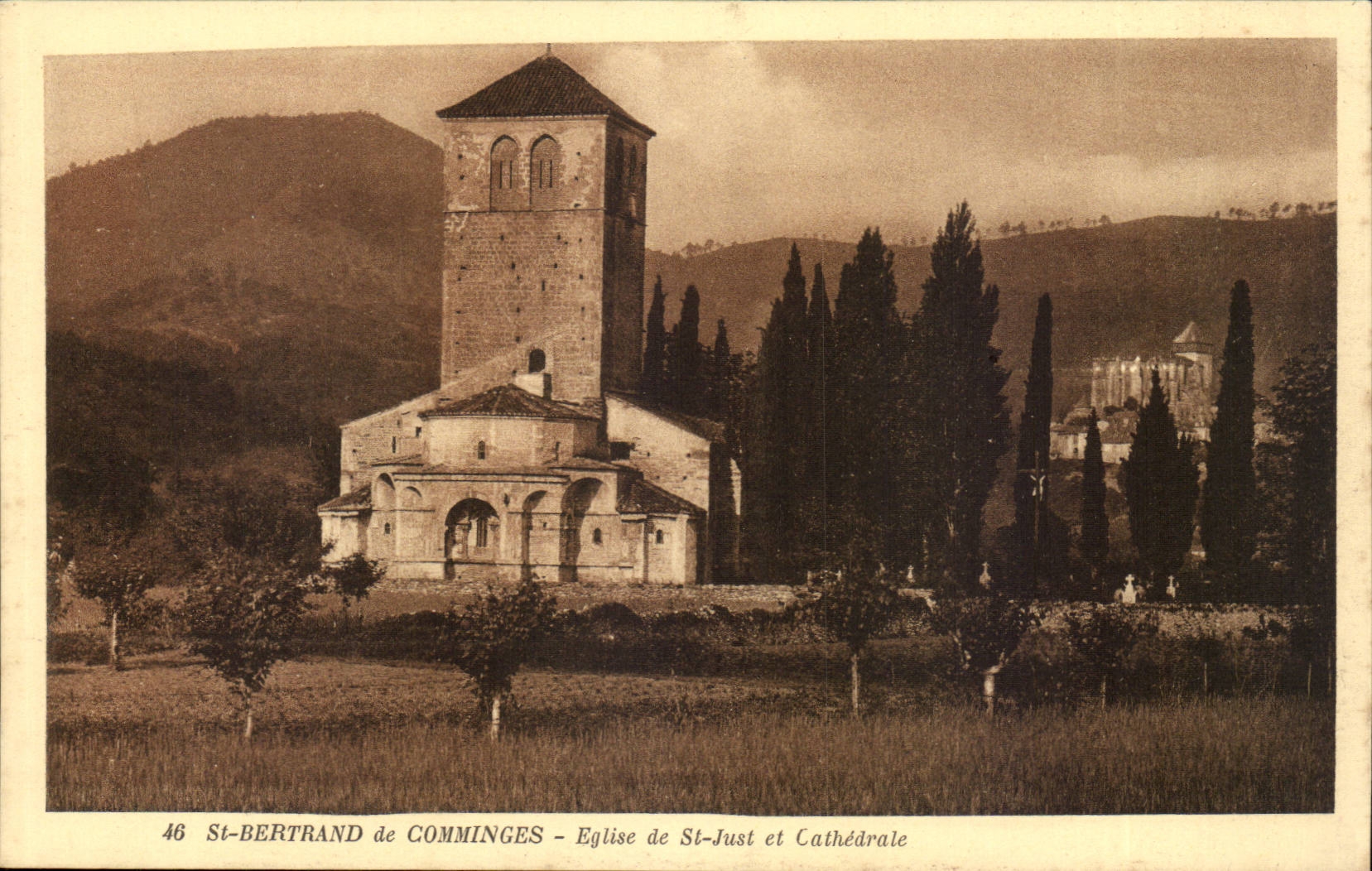 Kathedrale von stJust und Kathedrale Stbertrand de Comminges CPA Church