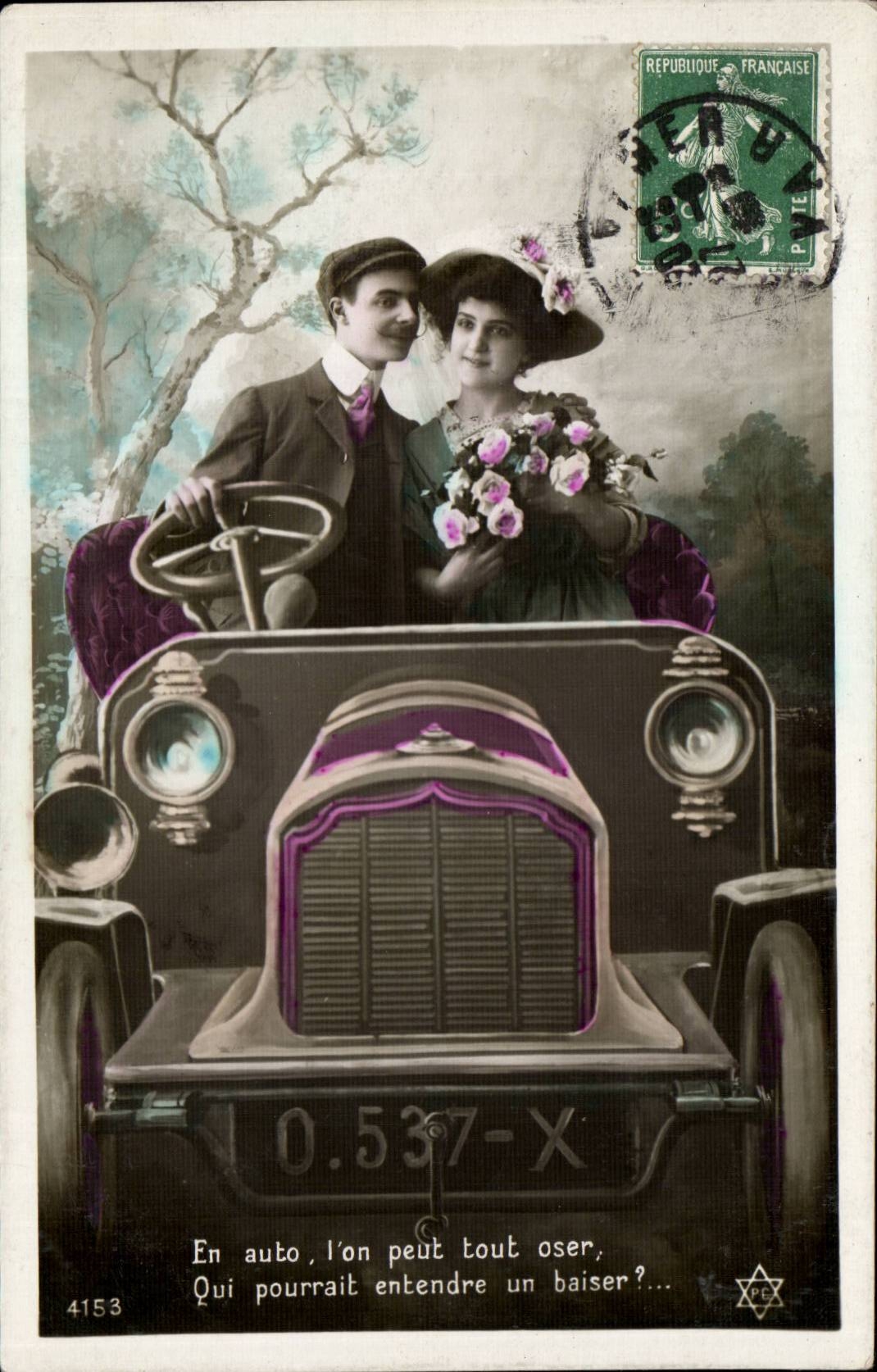 CPA FAntaisie Couple En auto on peut tout oser (femme automobile)