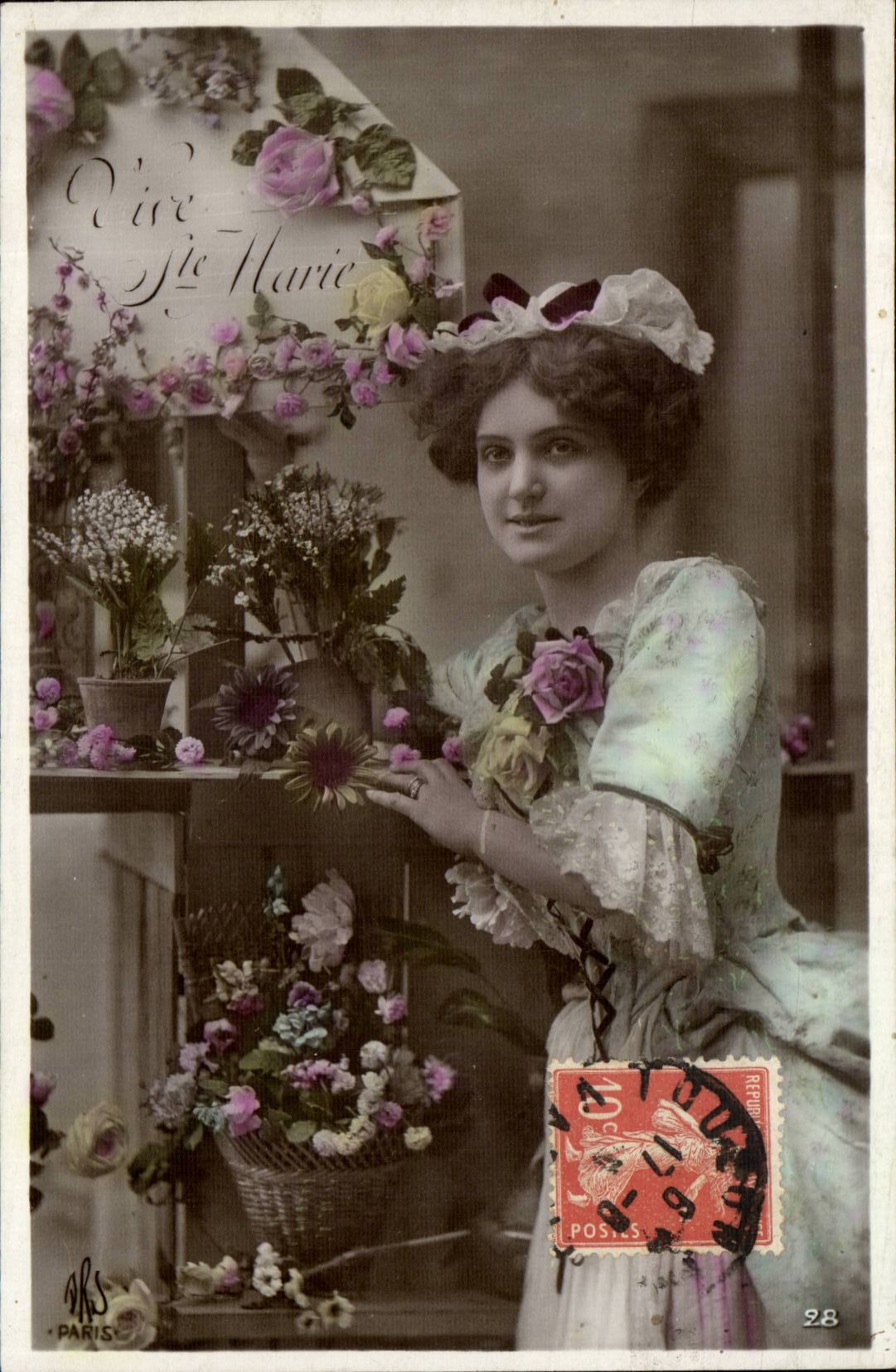 CPA Fantasy Woman Lives co Marie