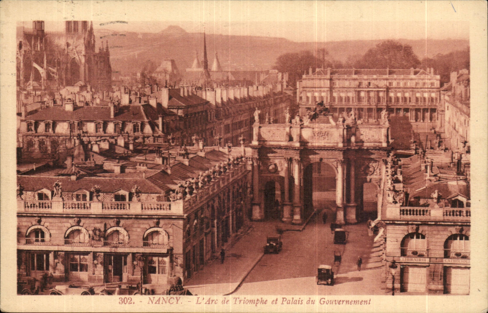 Nancy - L'Arc de Triomphe et Palais du Gouvernement - CPA