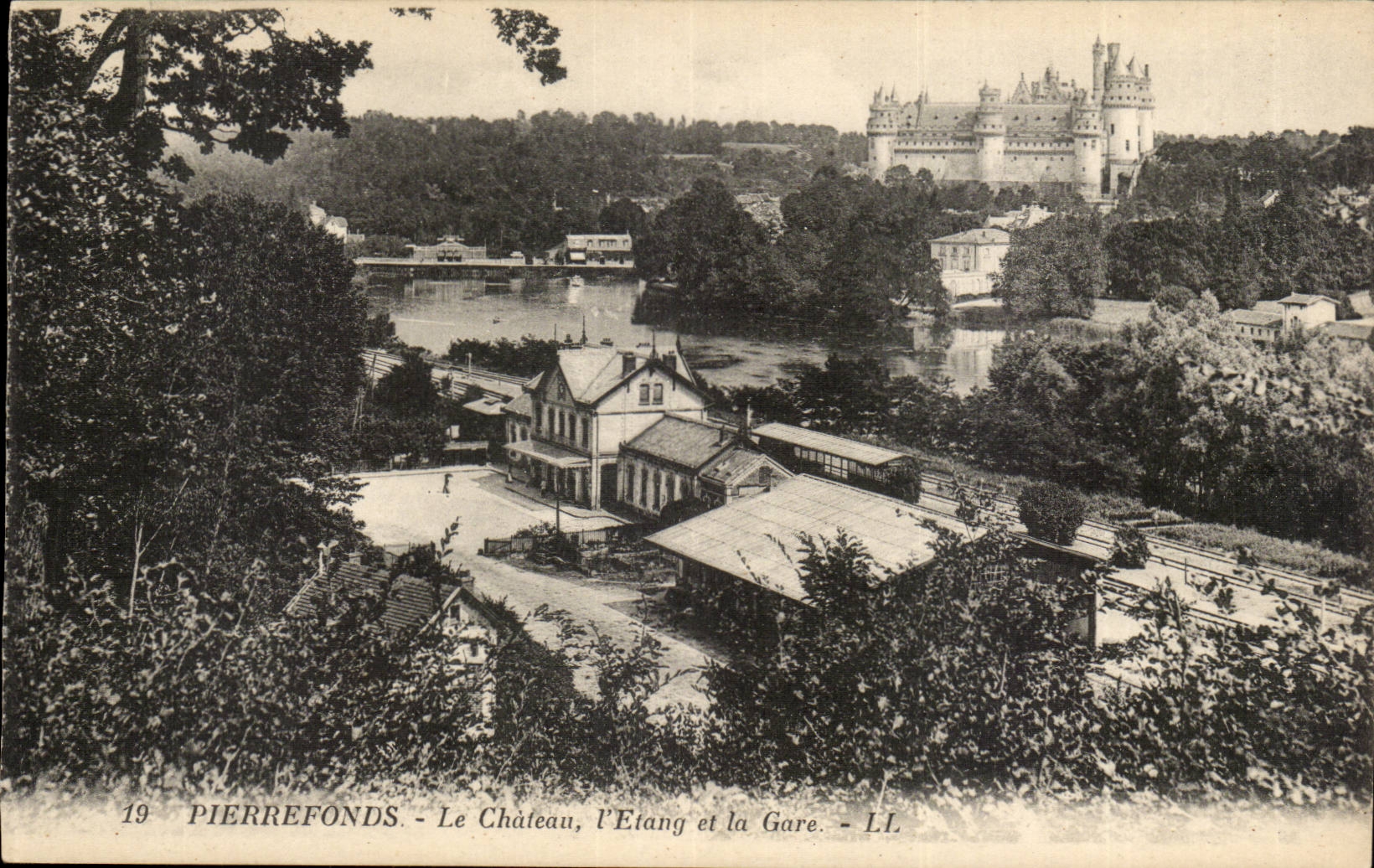 Pierrefonds CPA das Schloss der Teich und die Bahnstation