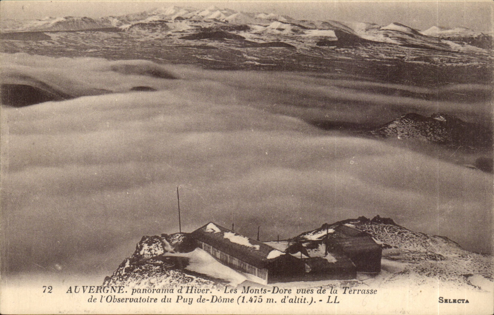 Auvergne CPA Panorama of winter the Mounts Gilds seen terrace of the observatory of Puy de Dome