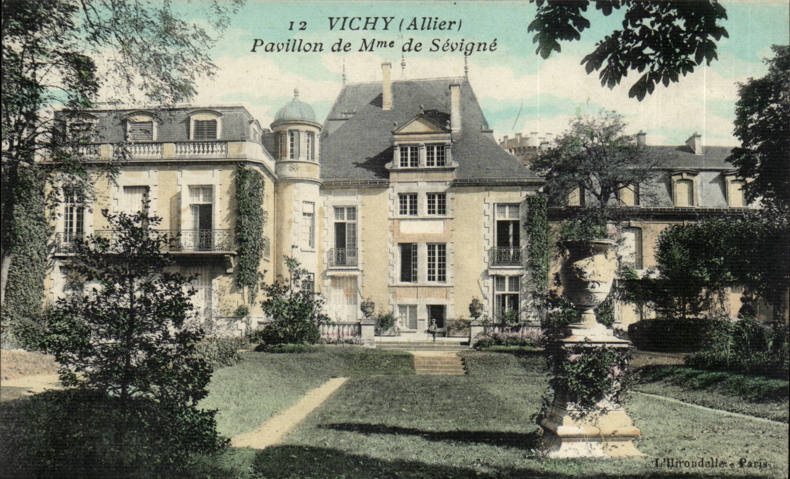 Vichy CPA Pavillon de Madame SEvigne
