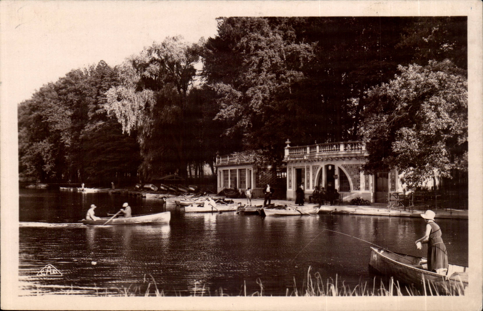 Lyon CPA Park of the gold Landing stage head of the lake