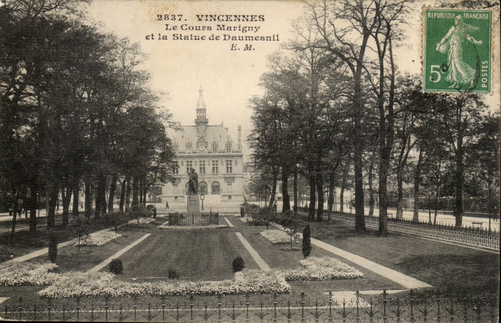 Vincennes CPA the Marigny course and Statue of Daumesnil