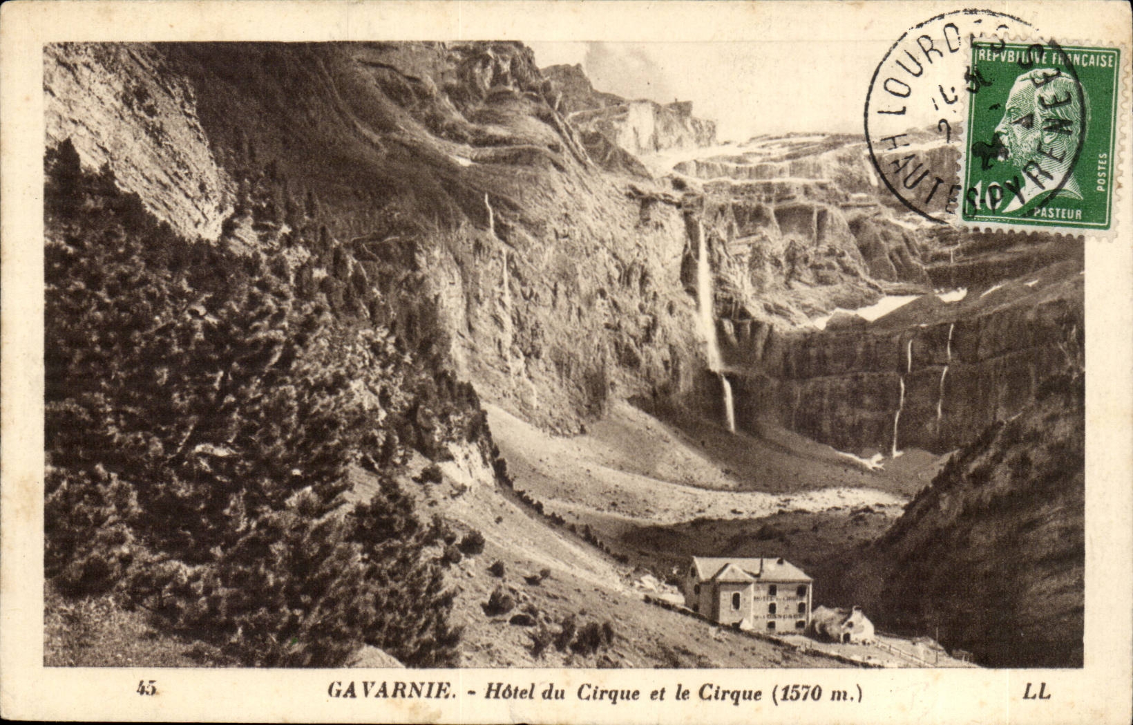 Gavarnie CPA Hotel of the circus and the circus (1570m)