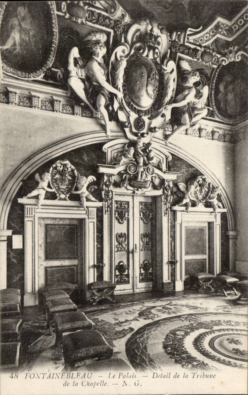 Fontainebleau CPA the palate Detail of the Platform of the vault