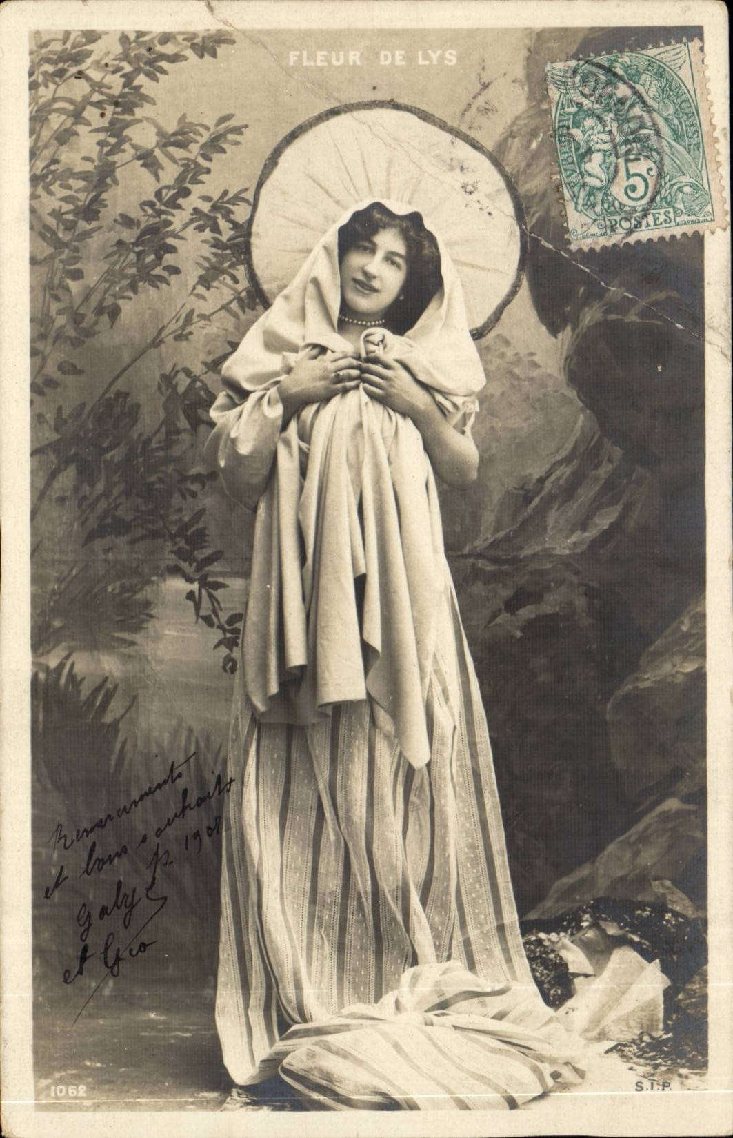 Fantasy - Woman - Flower of Lily - Woman draped in white - CPA