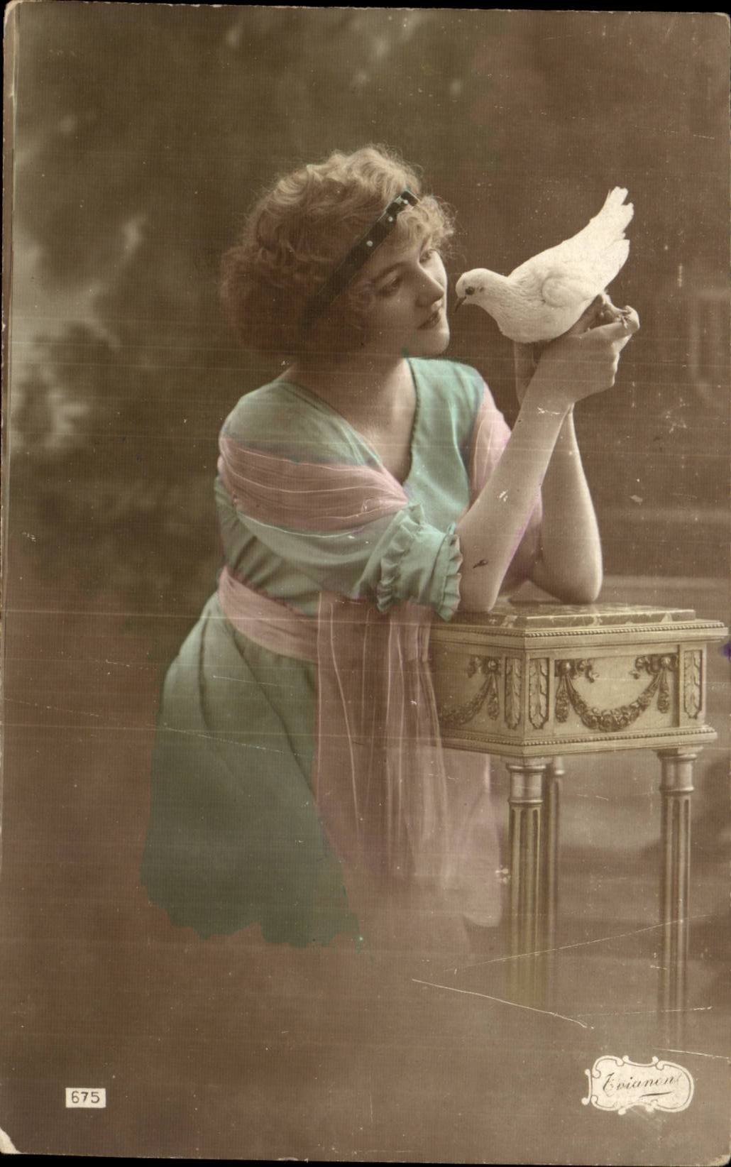 Fantasy - Woman - bird - dove - Lovely lady communing with has dove- curly to hate - CPA