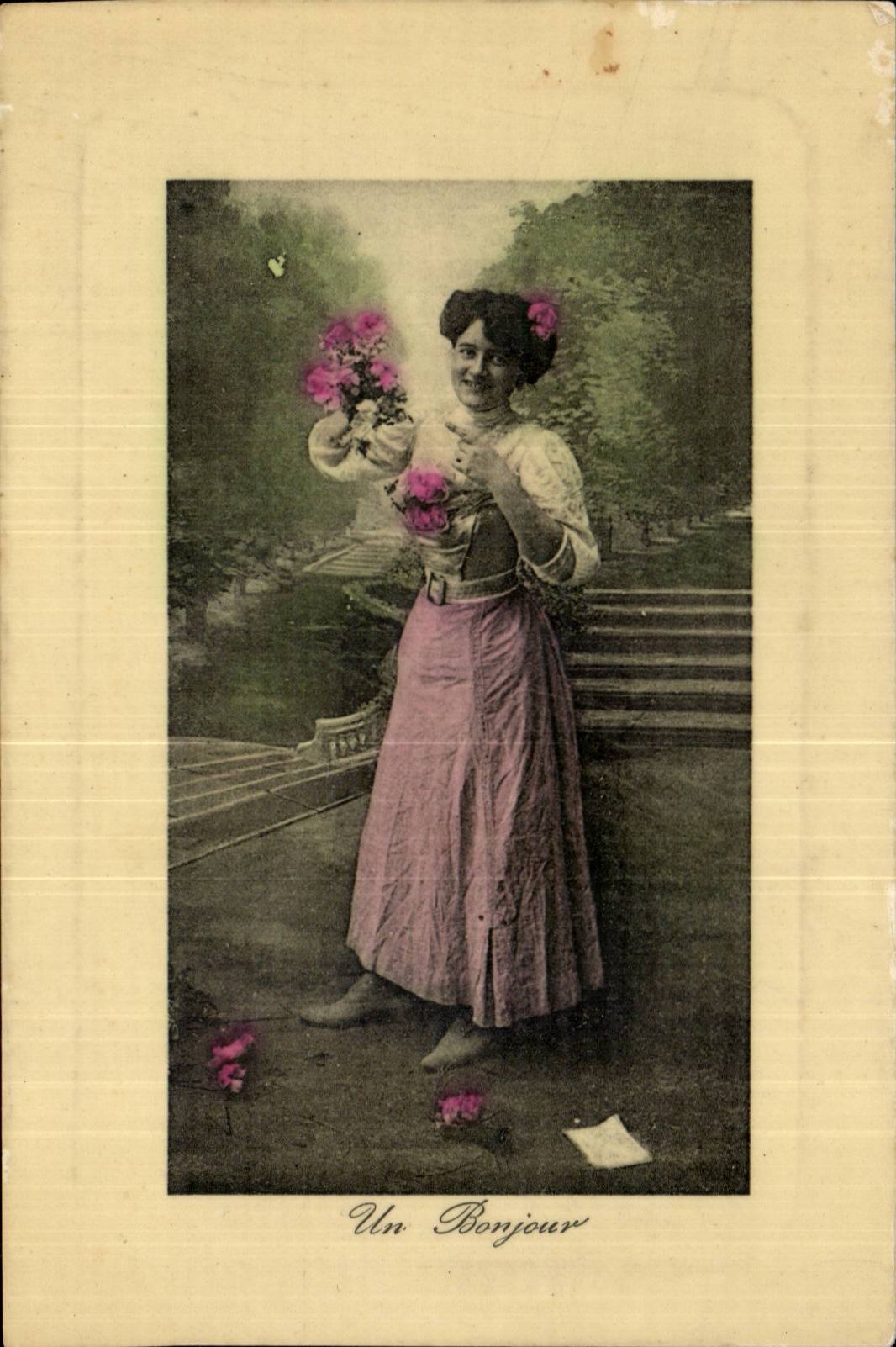 Fantasy - Woman - a Hello - woman smiling with flowers - CPA