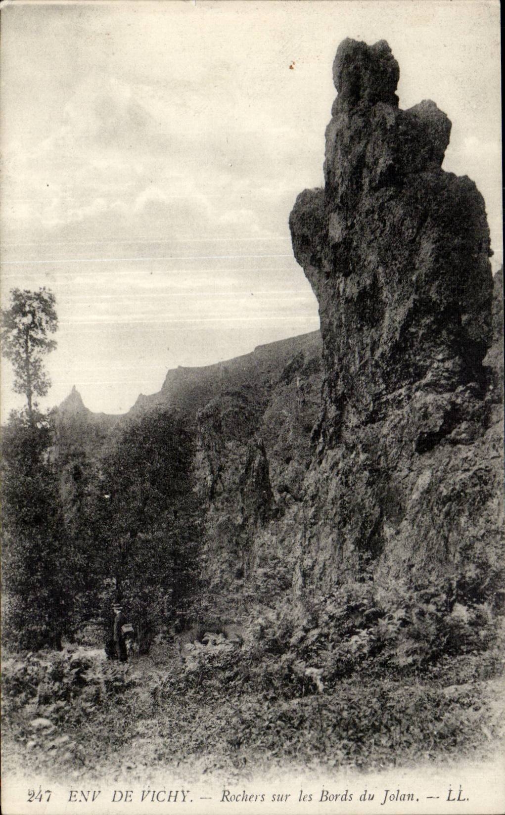 Surroundings of Vichy - Rocks on the Edges of Jolan - CPA
