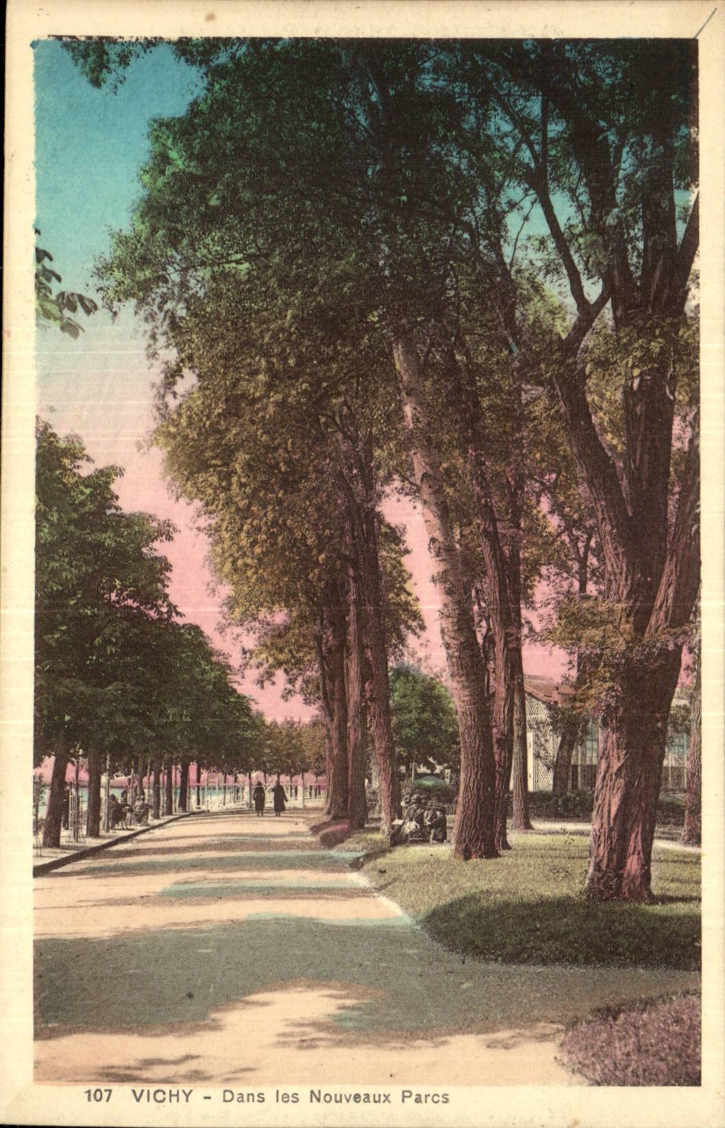 Vichy - In the New Park - illustration - CPA