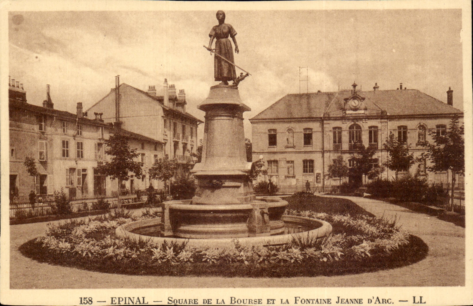 Epinal CPA public garden of the Stock Exchange and the Jeanne fountain of arc