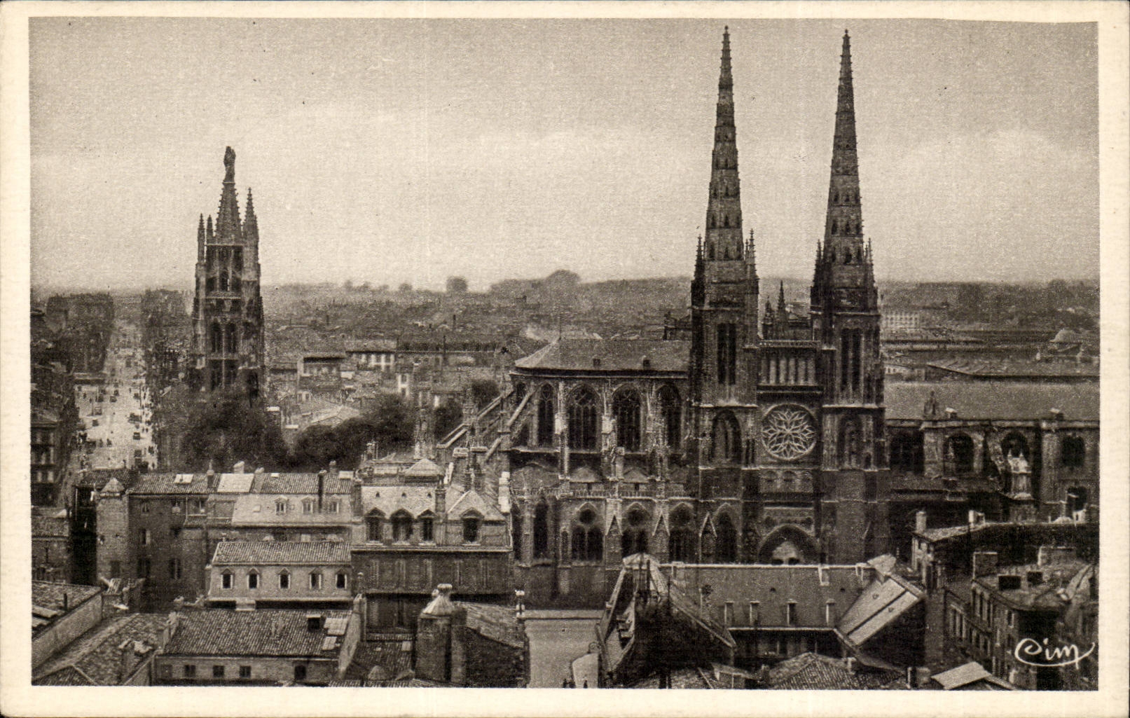 Bordeaux CPA Cathedral Saint Andre and turn Pey Berland Overall picture