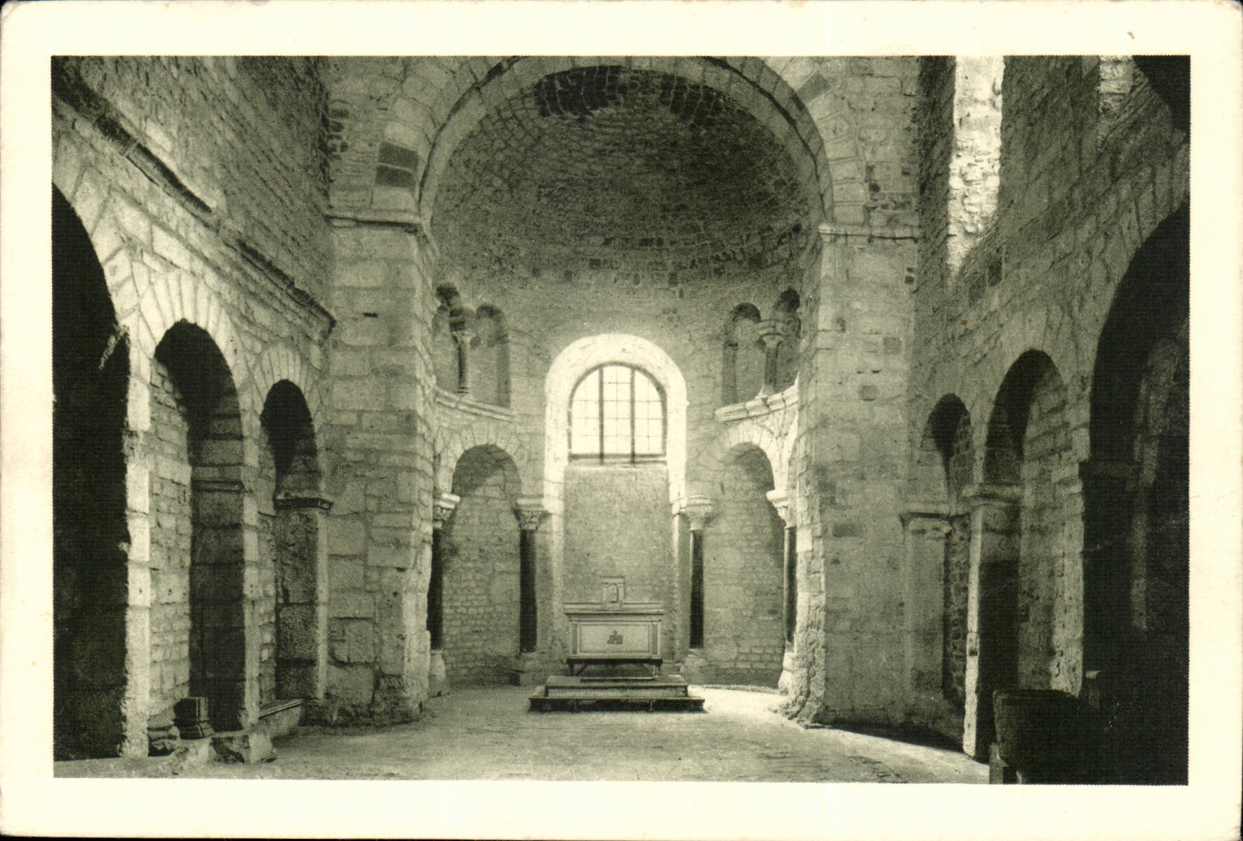CPA Cathedrale of Puy Baptistere Saint Jean builds at the beginning 11th