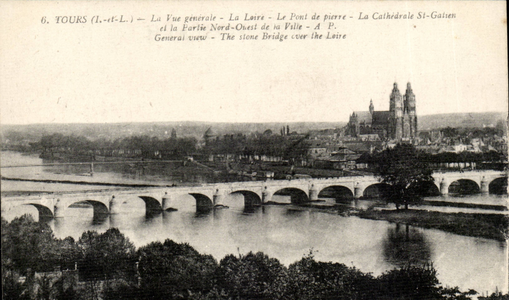 tours CPA La vue generale La Loire Le pont de pierre La cathedrale St Gatien