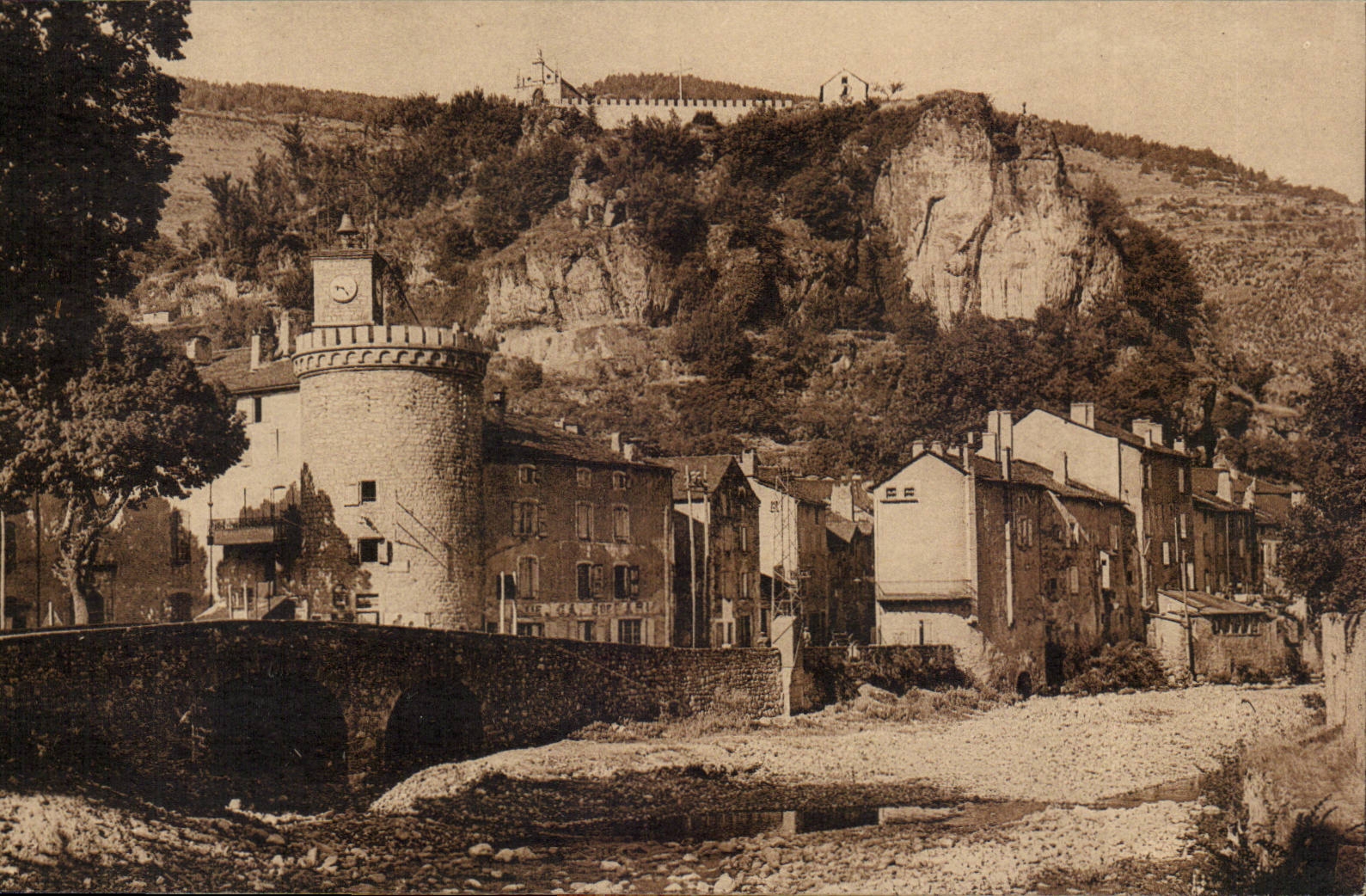 Meyruels CPA the tower of the clock and the ND vault of Bonsecours