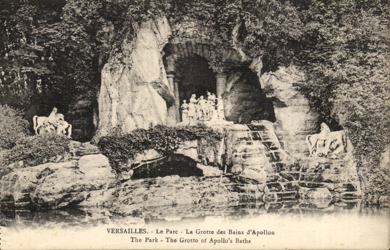 Versailles CPA the park the cave of bays of Apollo