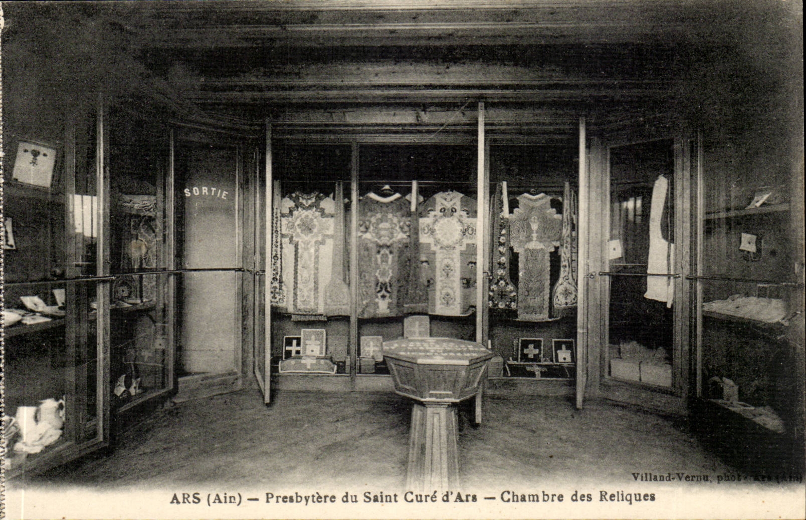 CPA Ars Presbytere of the saint cleans ars Chambre of the relics