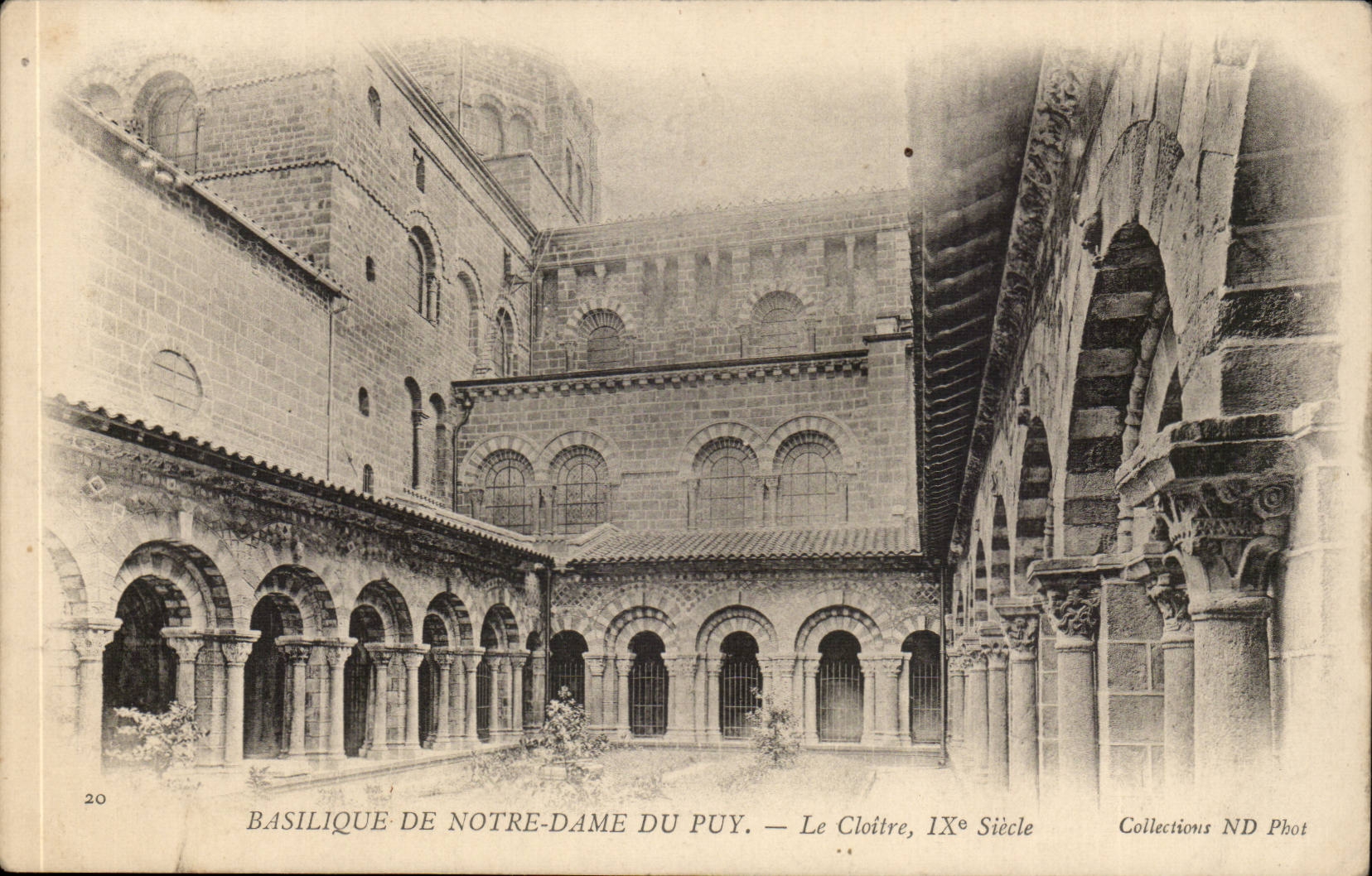 CPA Basilica of Notre Dame of Puy the cloister