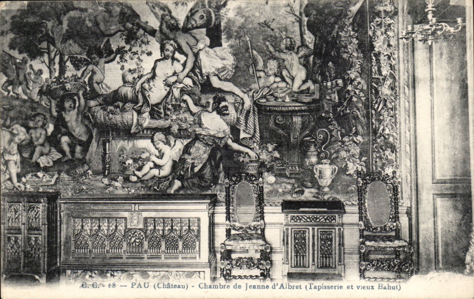 Raum Pau-CPA von Jeanne von albret (Tapisserie und alter Sideboard)
