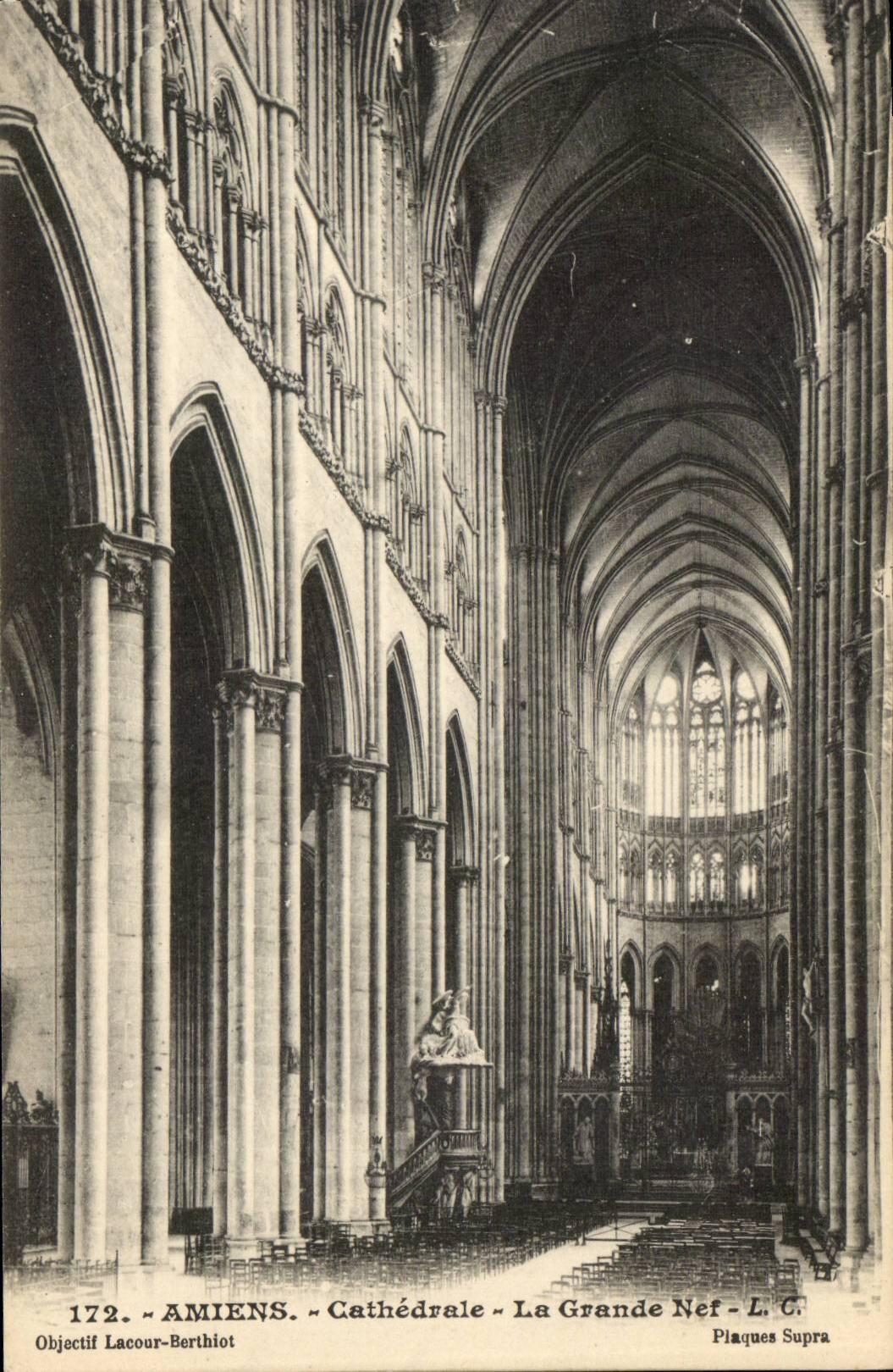 Amiens CPA Cathedral the great nave
