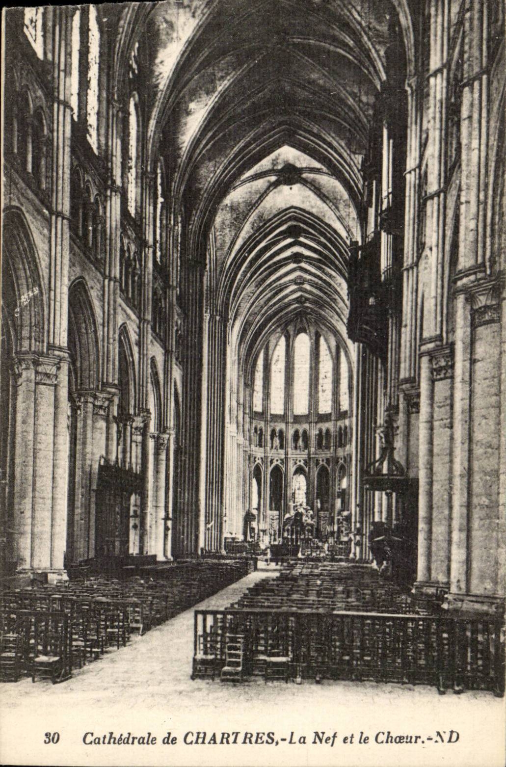 CPA Cathedral of Chartres CPA the nave and chorus