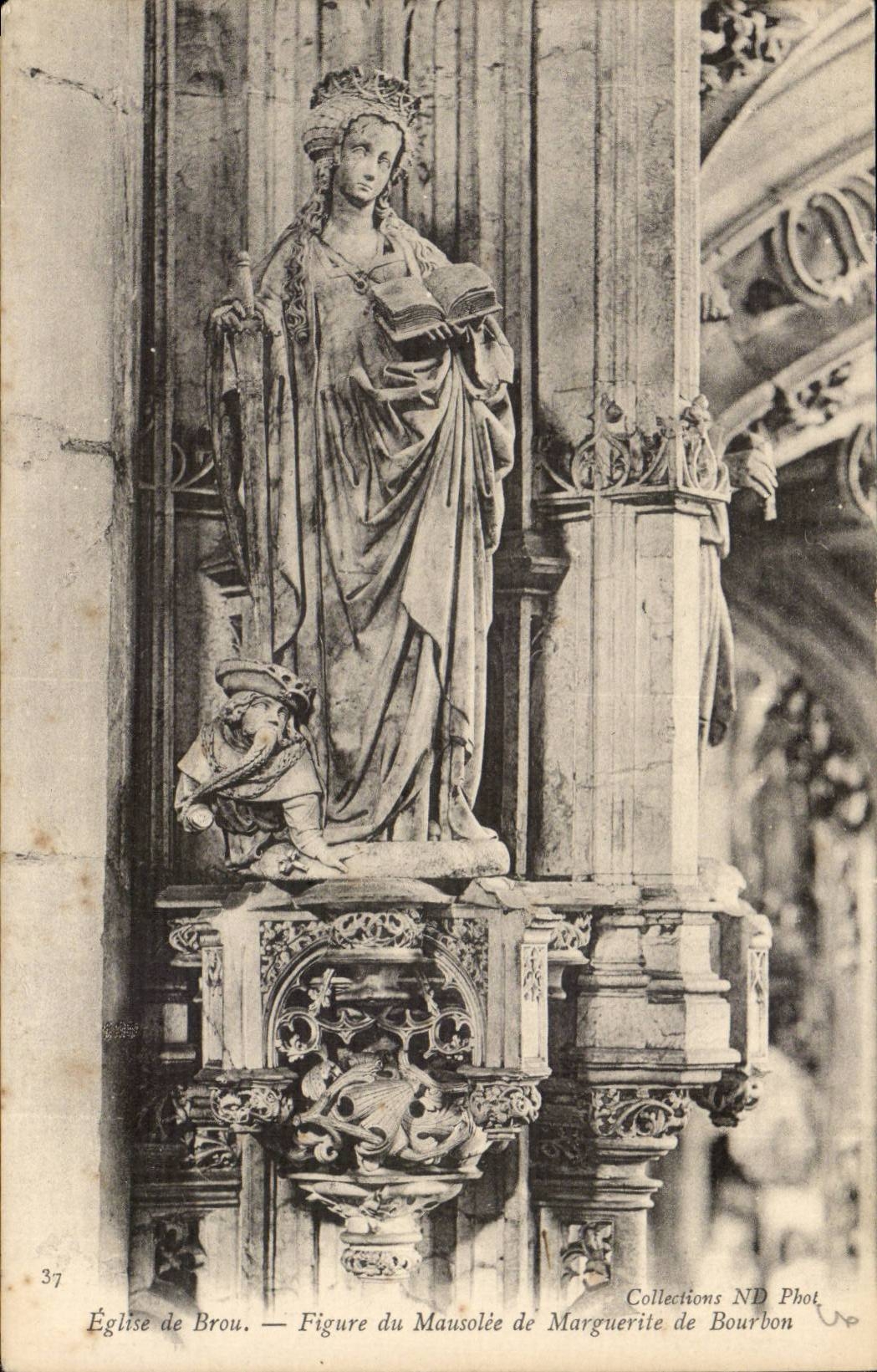 CPA Eglise der Hulsen erscheint vom Mausoleum von Marguerite de Bourbon