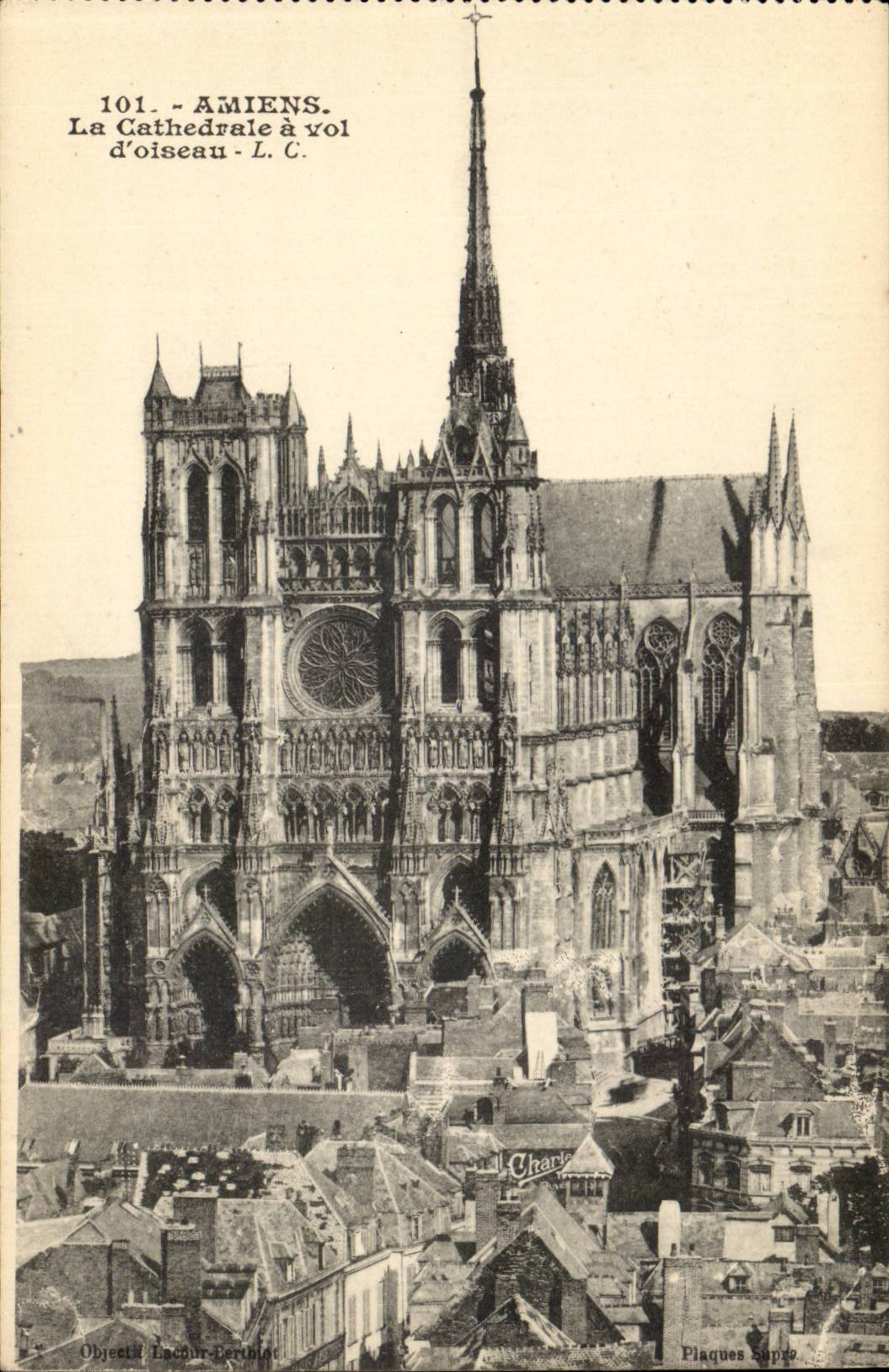 Amiens cPA the cathedral as the crow flies