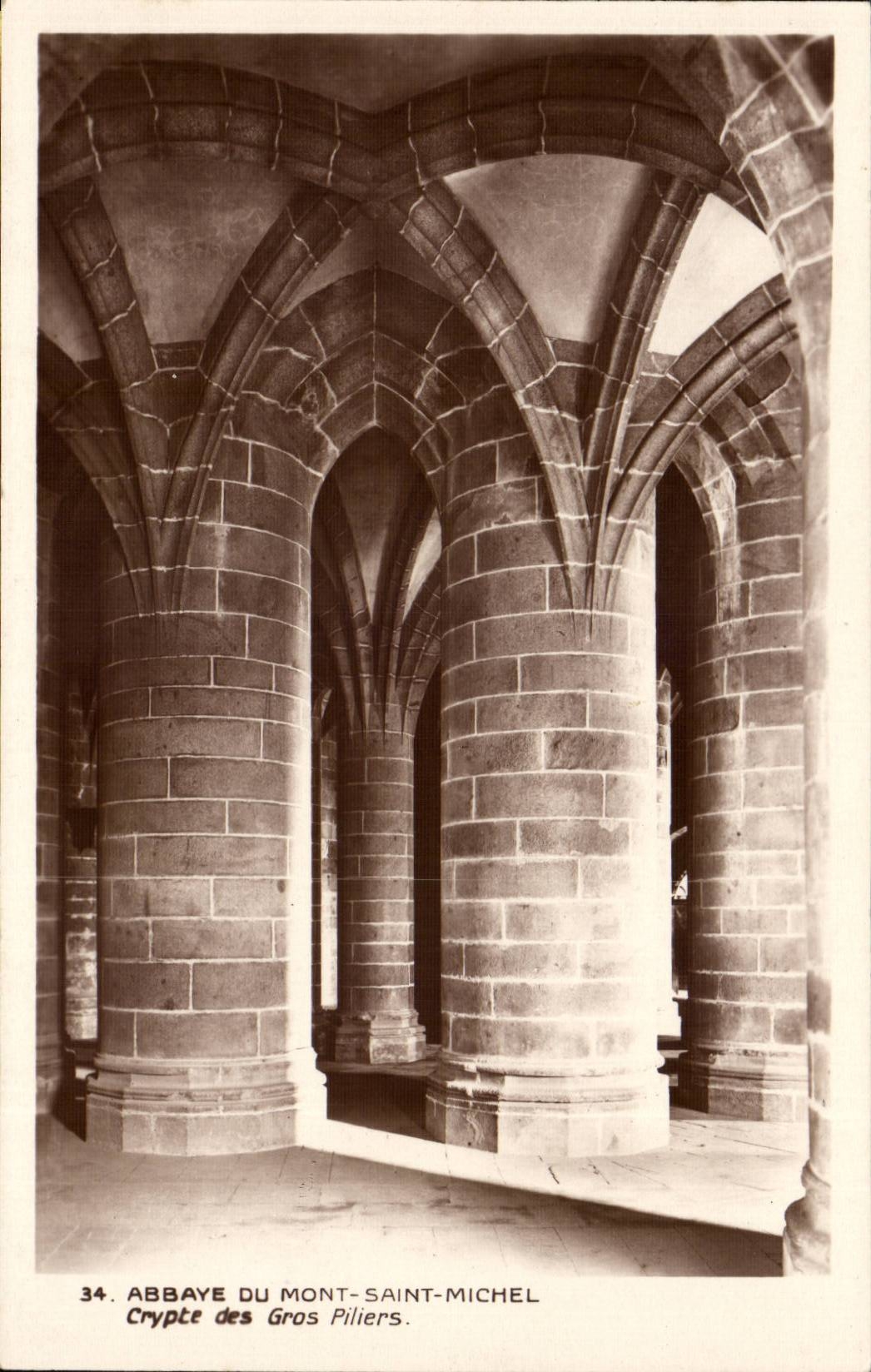 Mont Saint Michel CPA Crypt Abbey of the large pillars