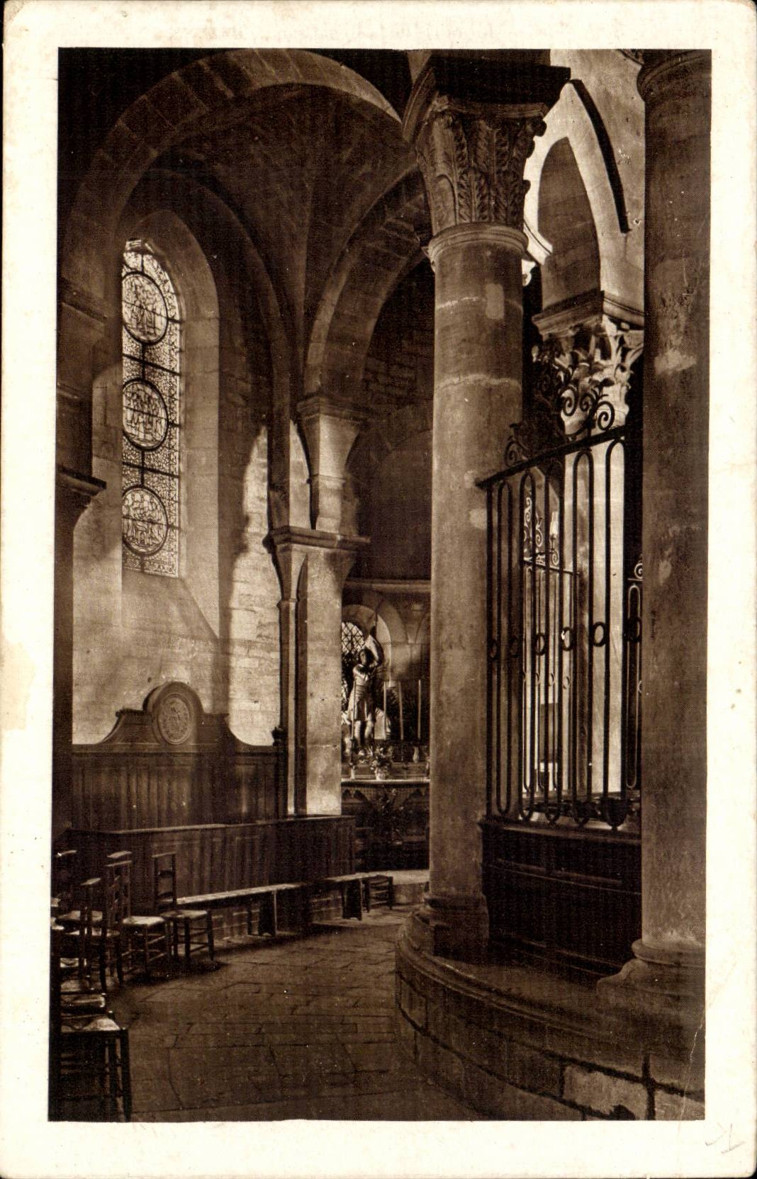 Collegial Beaune CPA Notre Dame seen interior the apse