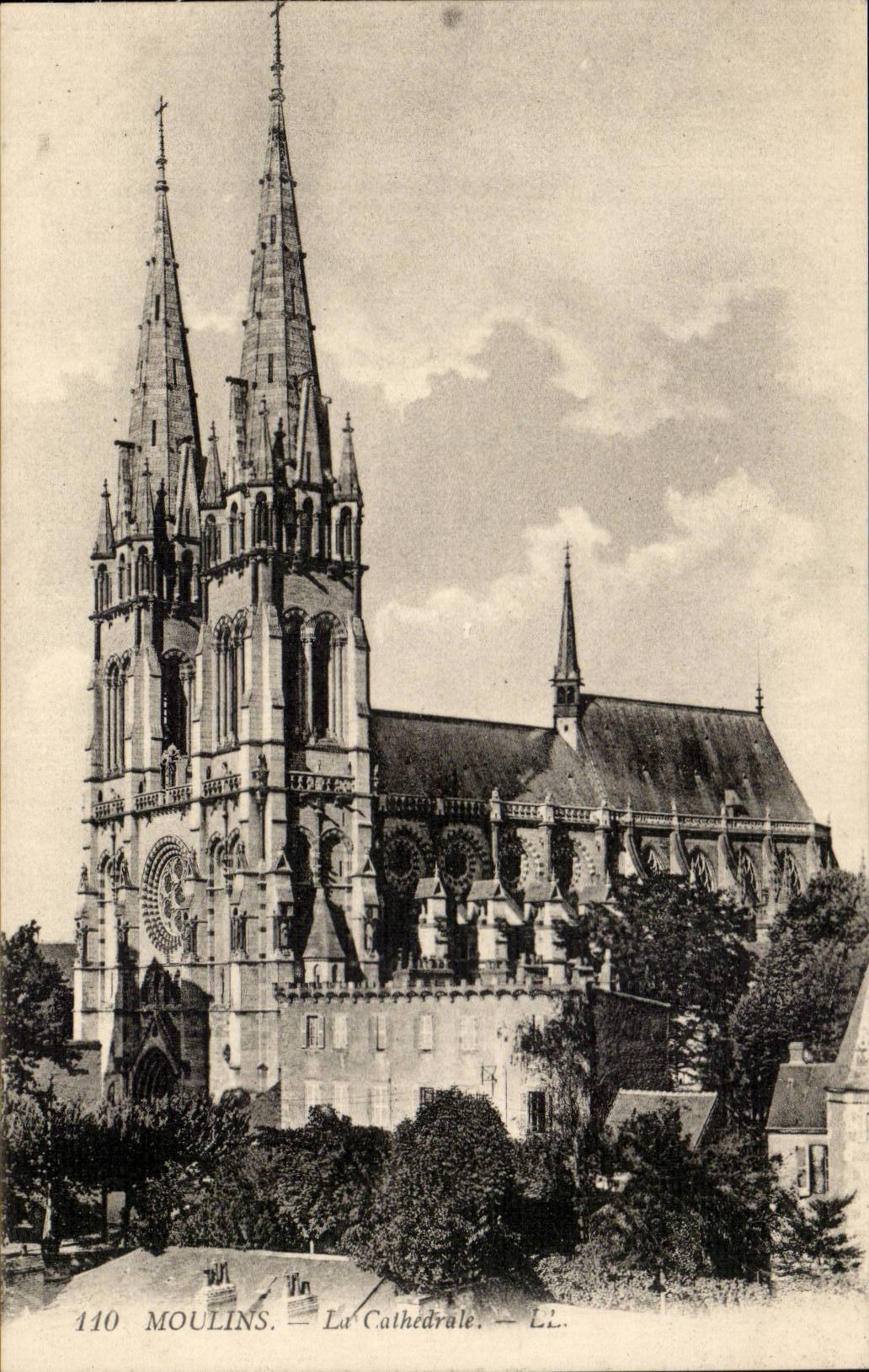 Moulins CPA the cathedral