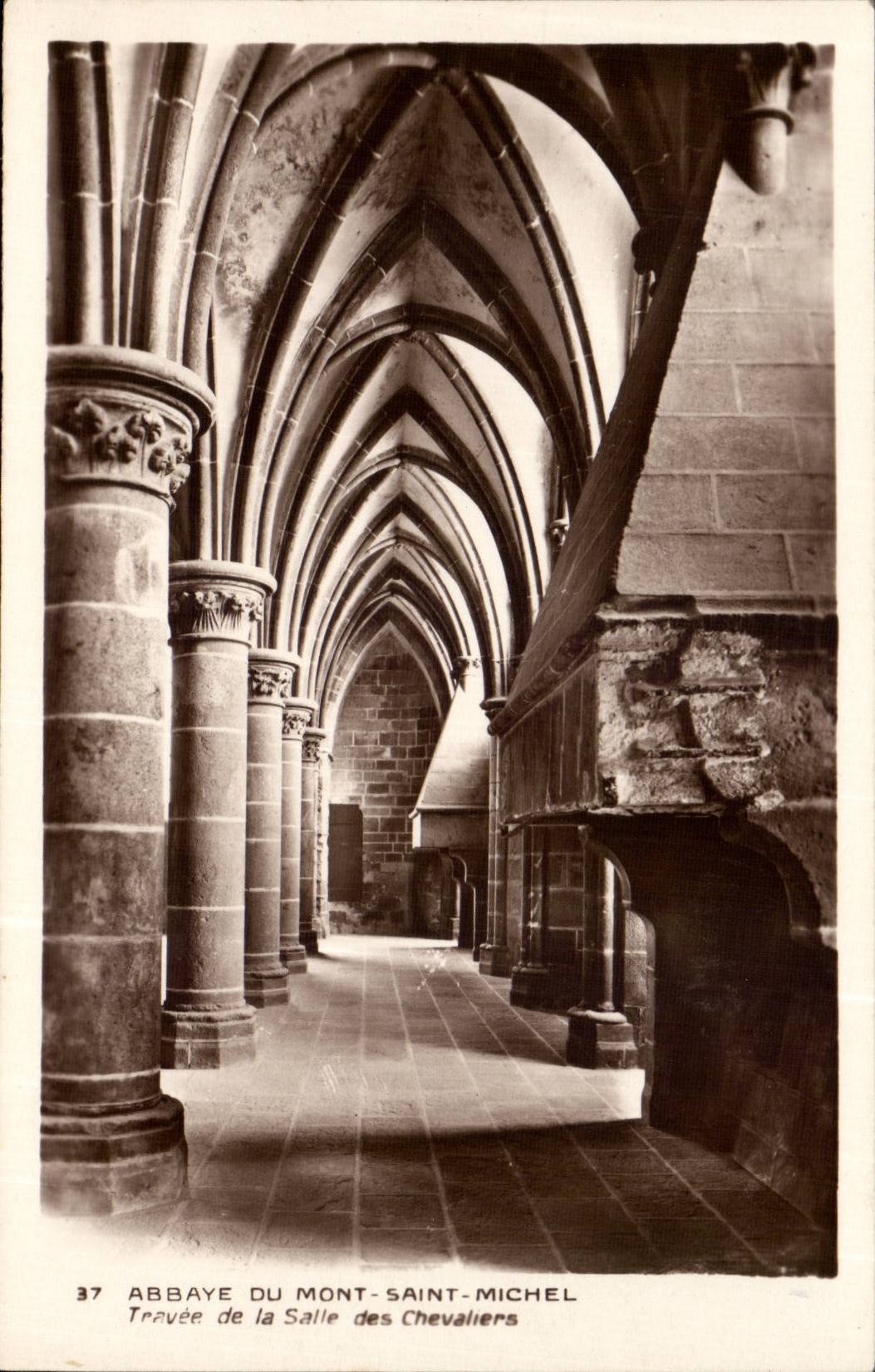 Abbey of Mont Saint Michel the CPA Span of the room of the Knights