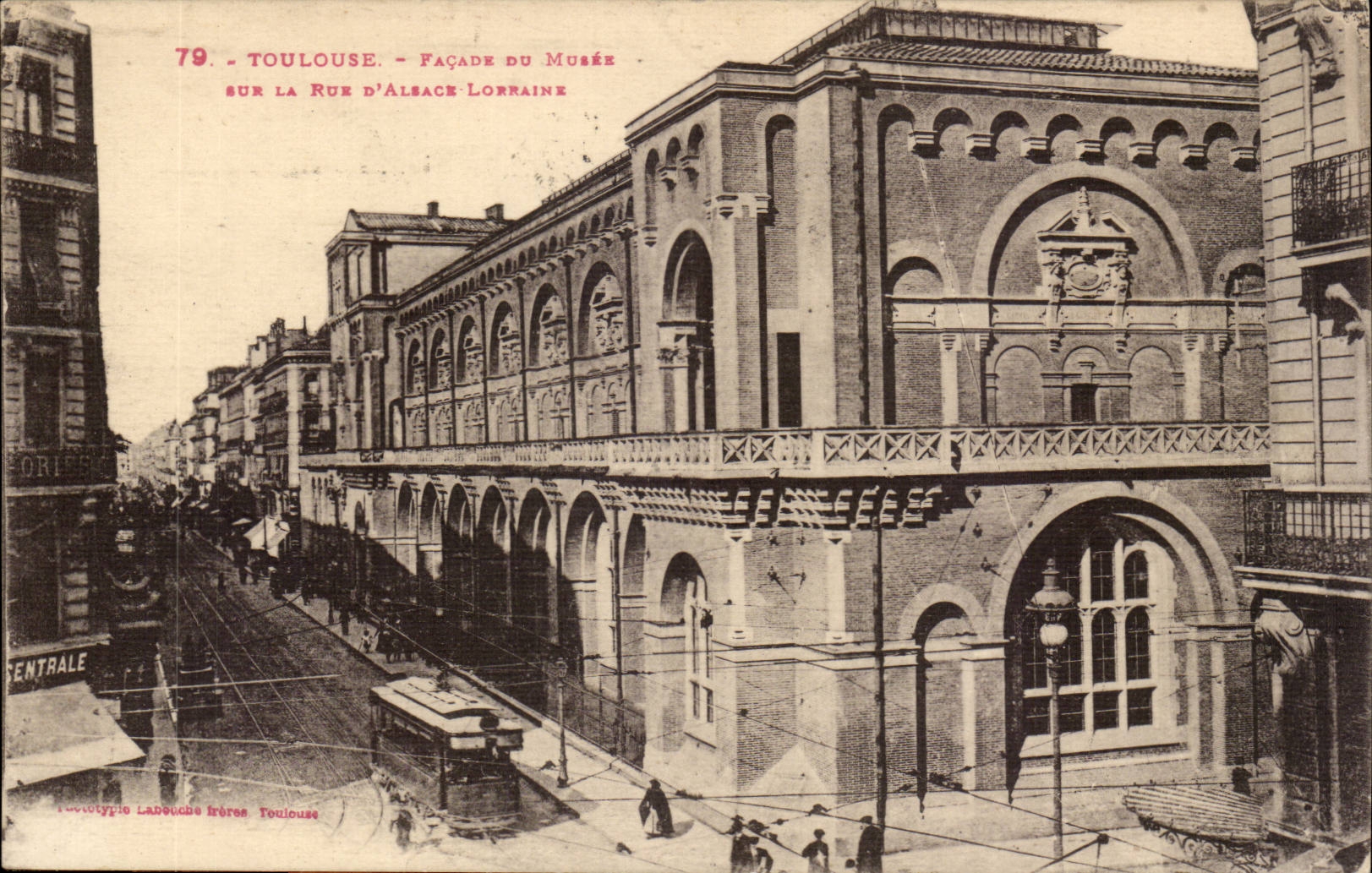 Toulouse CPA Facade du musee sur la rue d'Alsace Lorraine