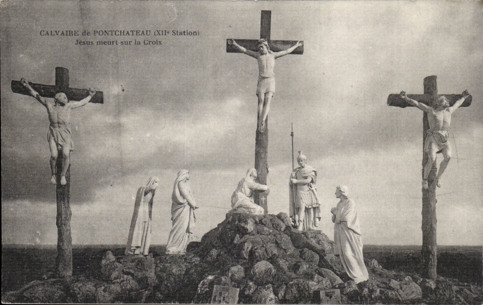 CPA Calvaire of Pontchateau Jesus dies on the cross (religion)