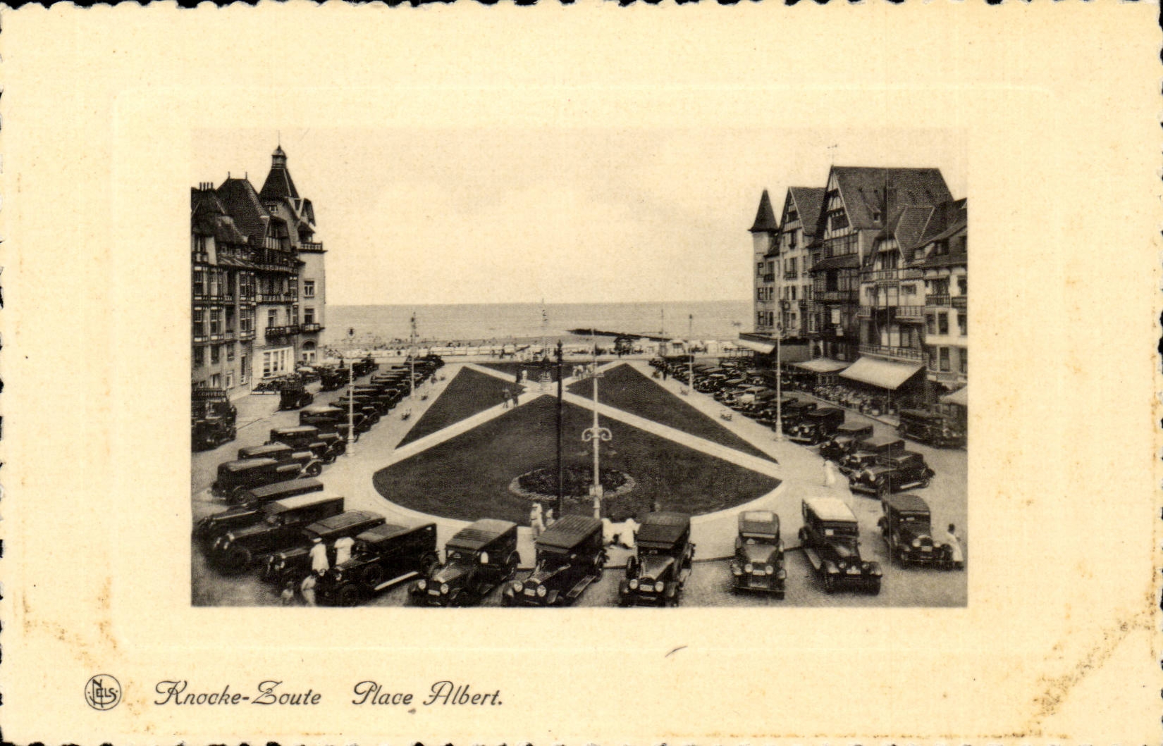 Belgique Belgie CPA Knocke Zoute Place Albert (automobiles)