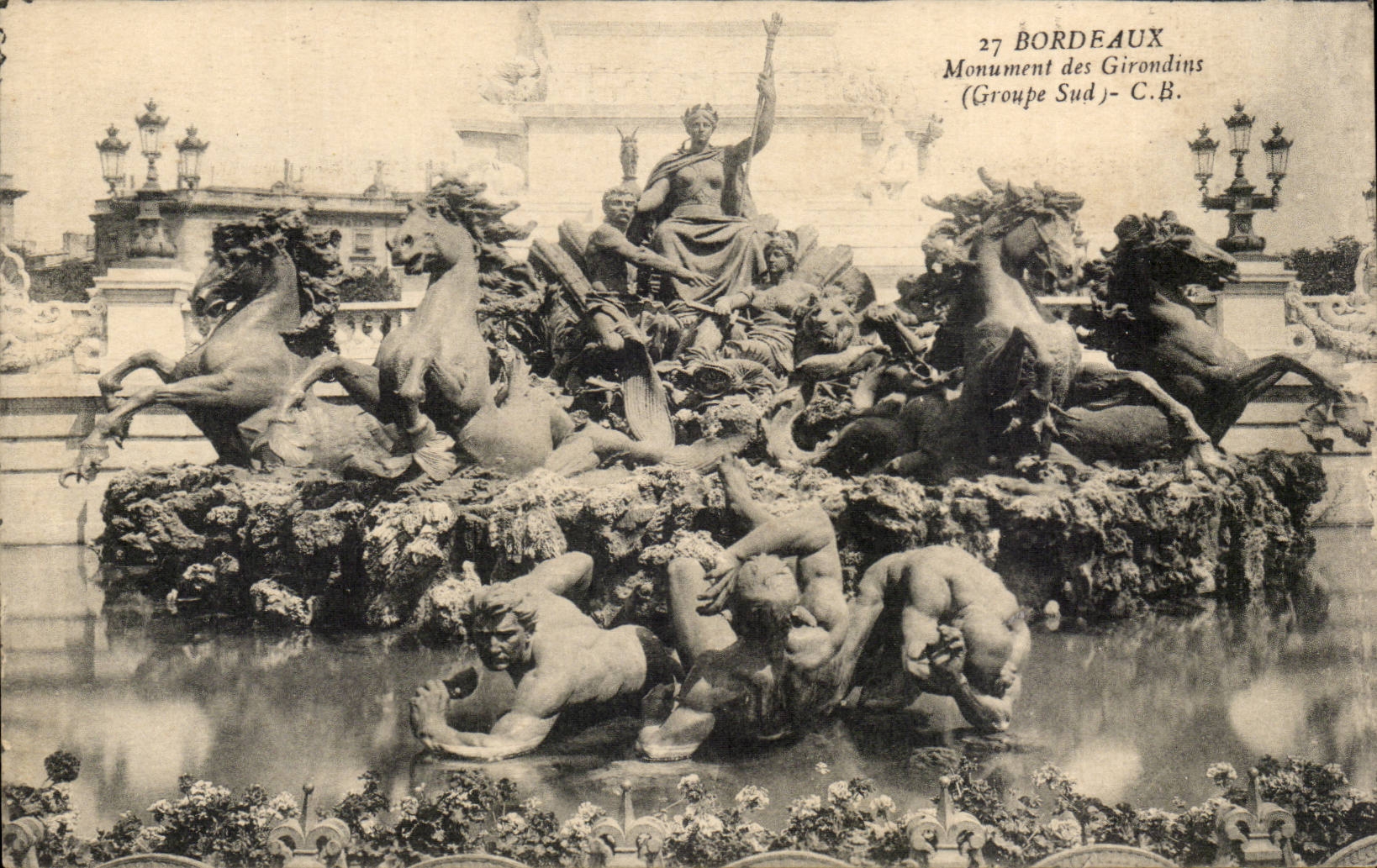 Bordeaux CPA Monument of Of Gironde (southern group)