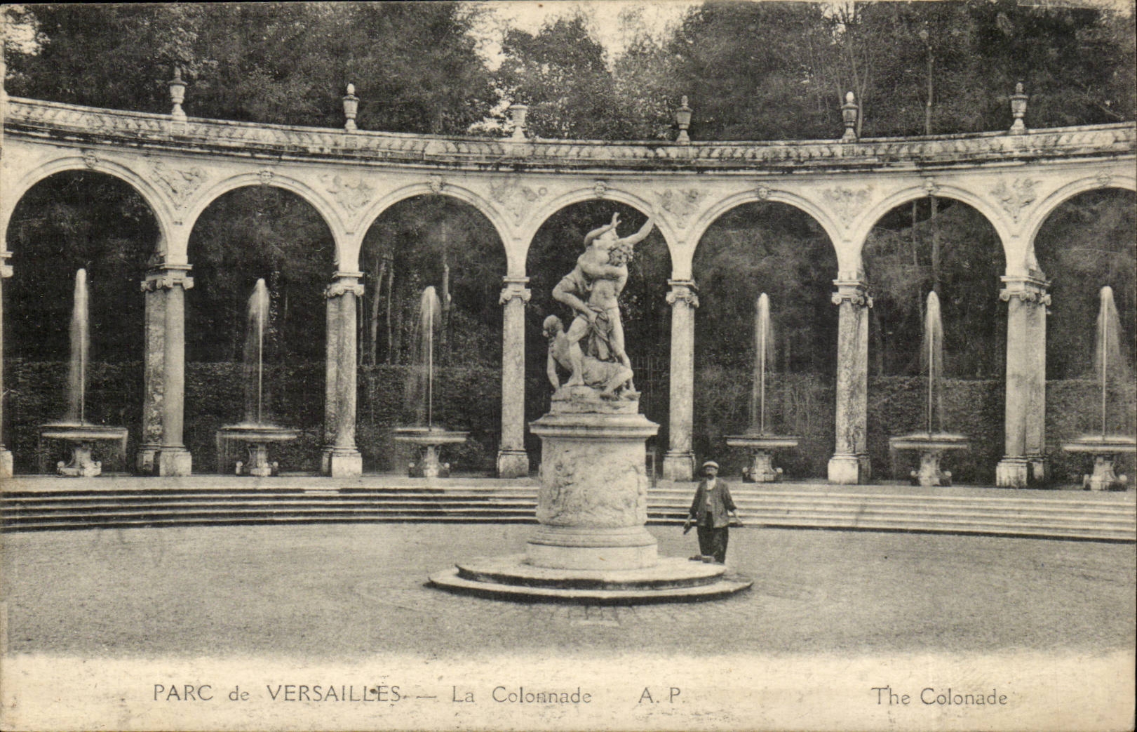 Park of Versailles CPA the colonnade