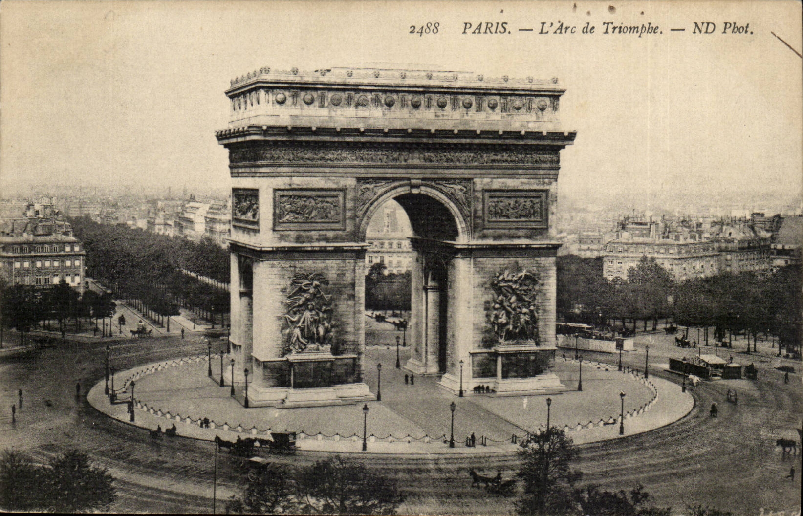 Paris (9eme) CPA L'arc de triomphe