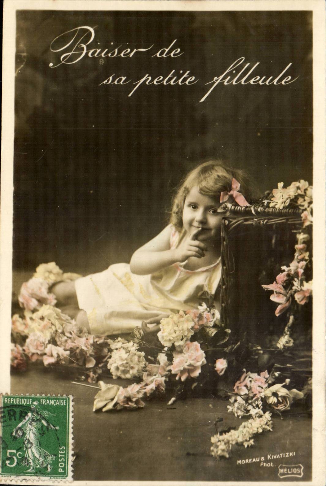 CPA Fantasy Kiss of its small goddaughter (child)